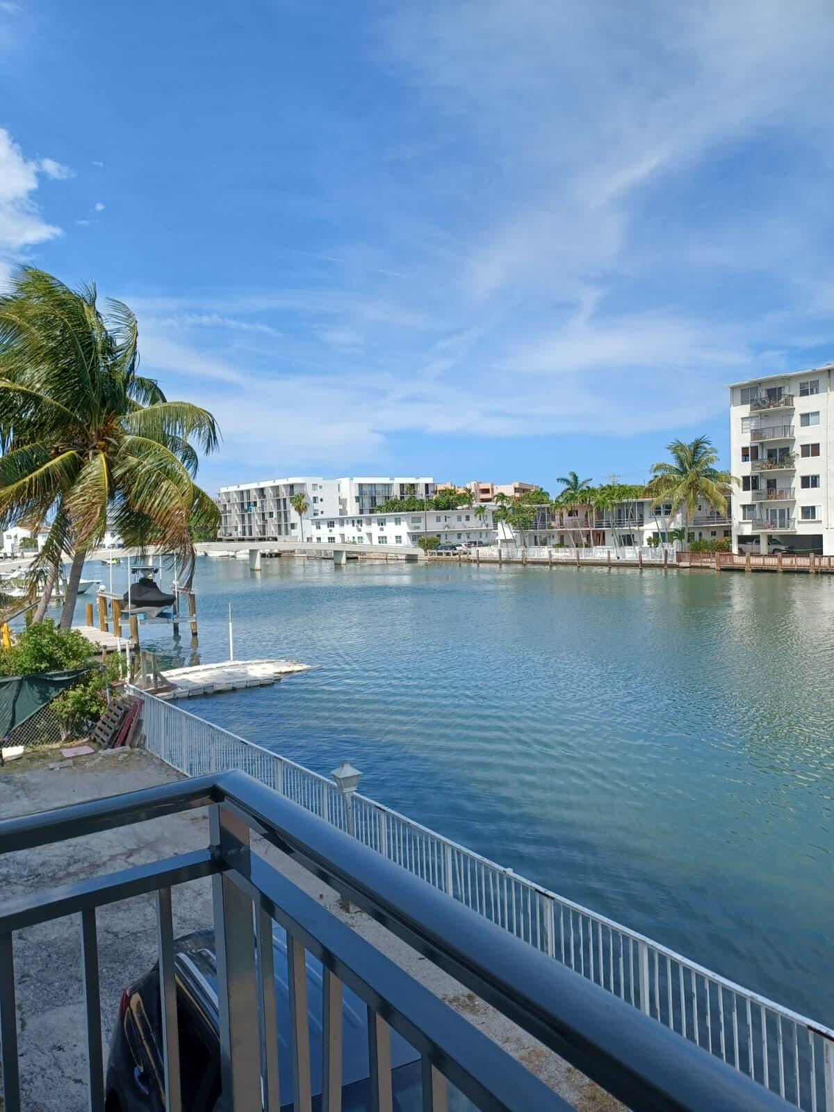 8001 N CRESPI #2C, Miami Beach FL 33141