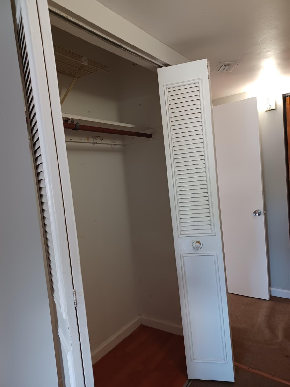 8001 N CRESPI #2C, Miami Beach FL 33141