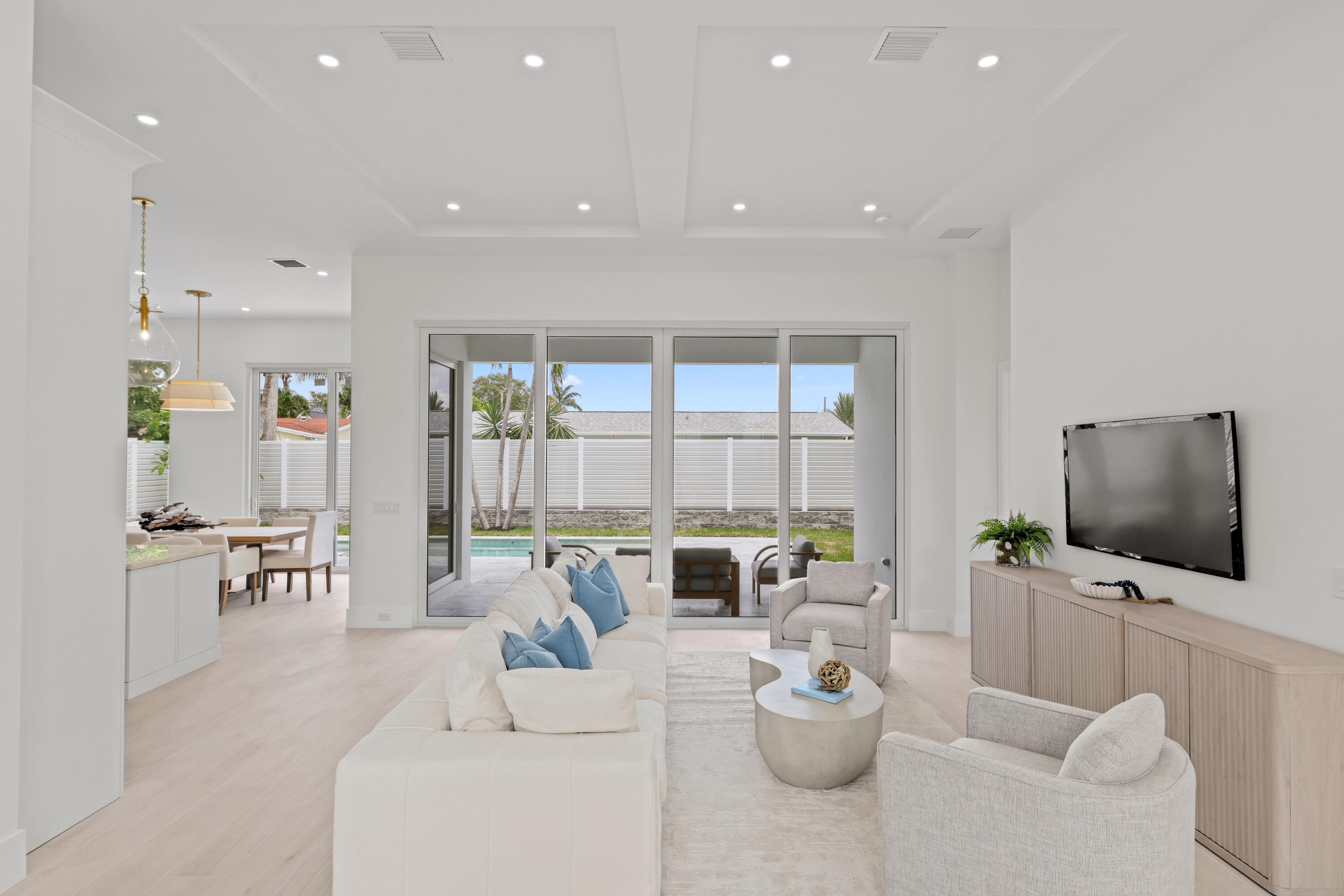 533 Driftwood, North Palm Beach FL 33408