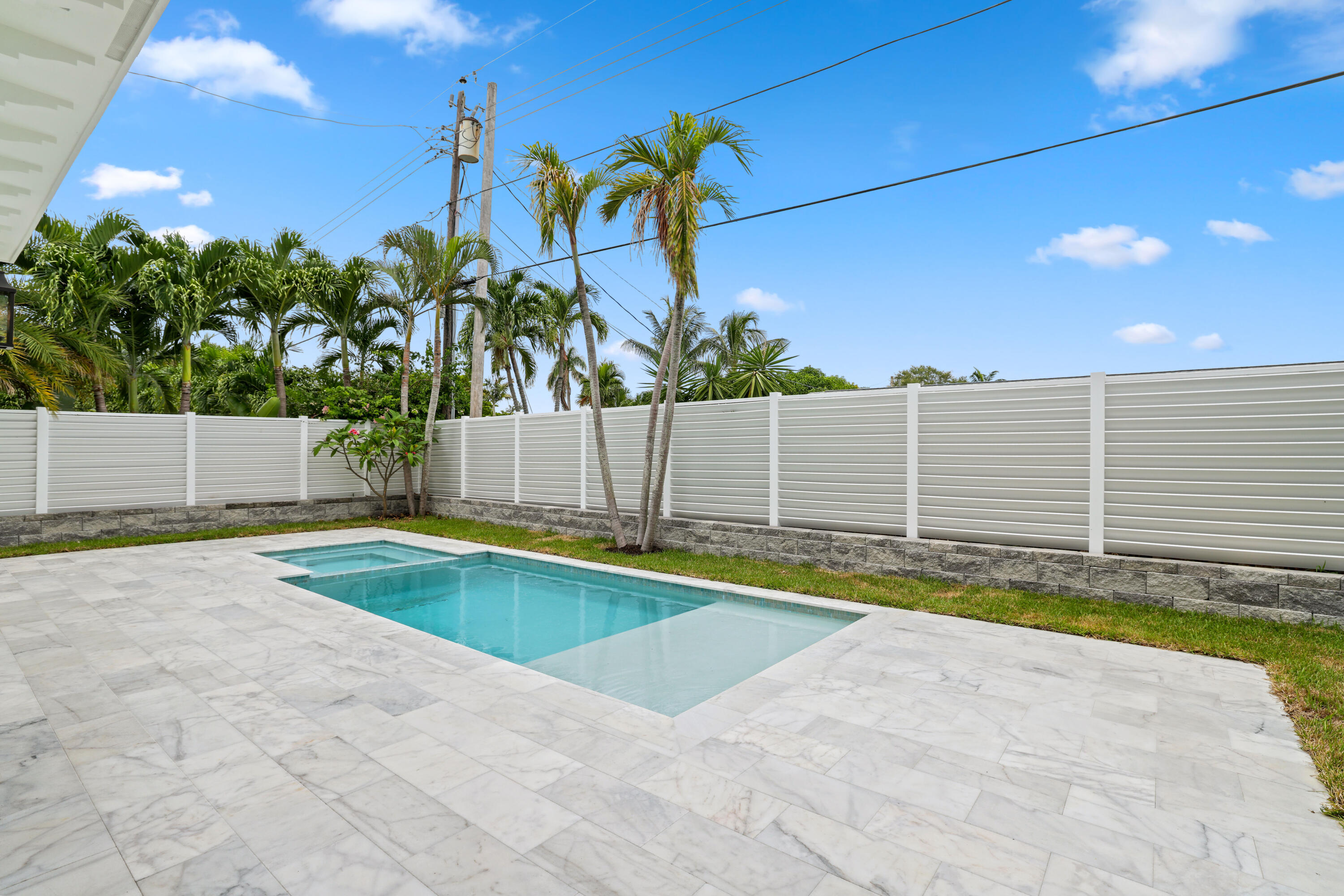 533 Driftwood, North Palm Beach FL 33408