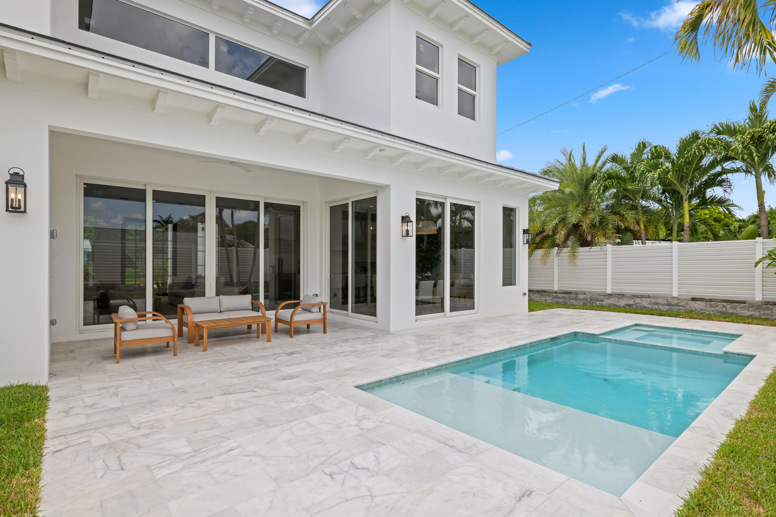 533 Driftwood, North Palm Beach FL 33408