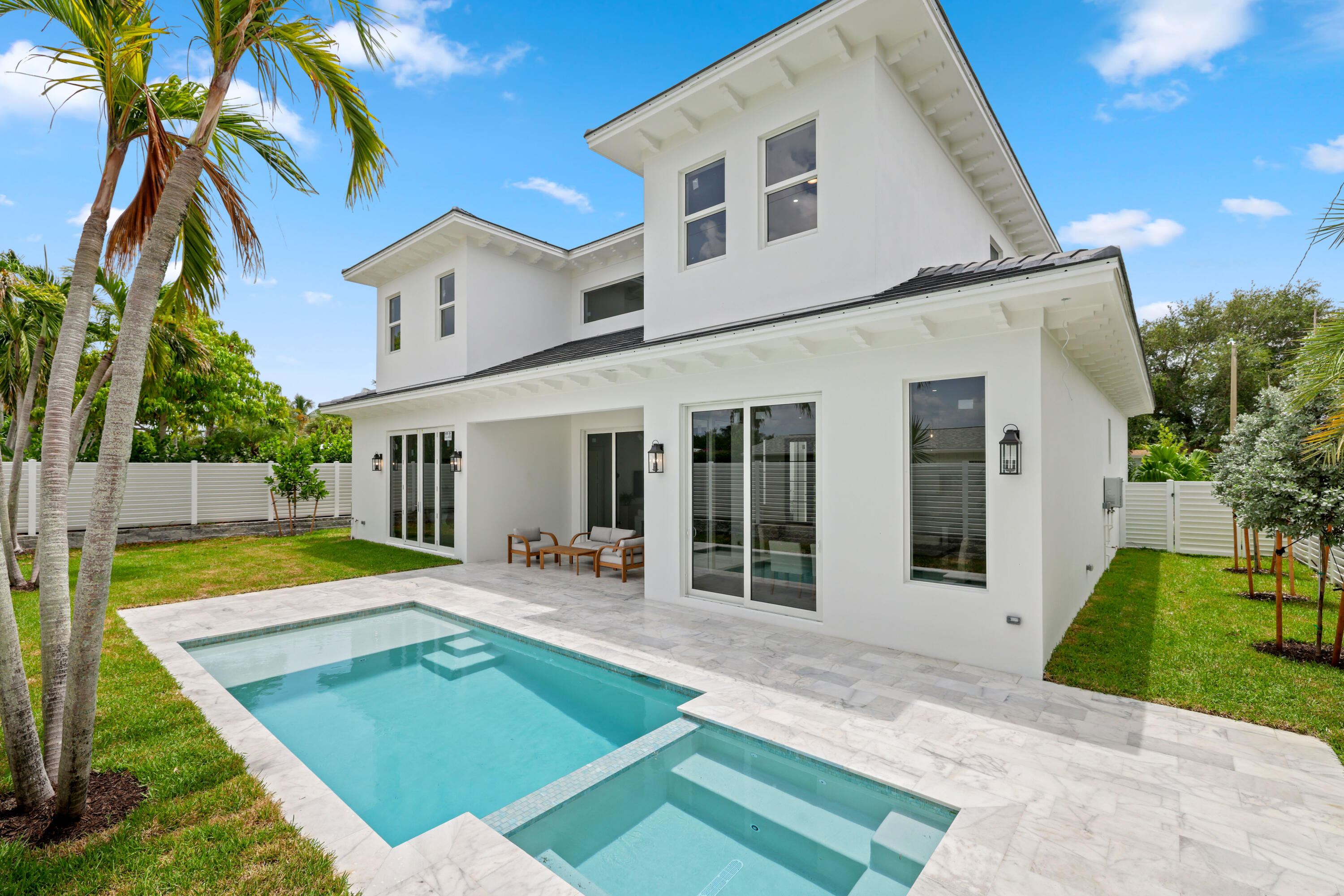 533 Driftwood, North Palm Beach FL 33408