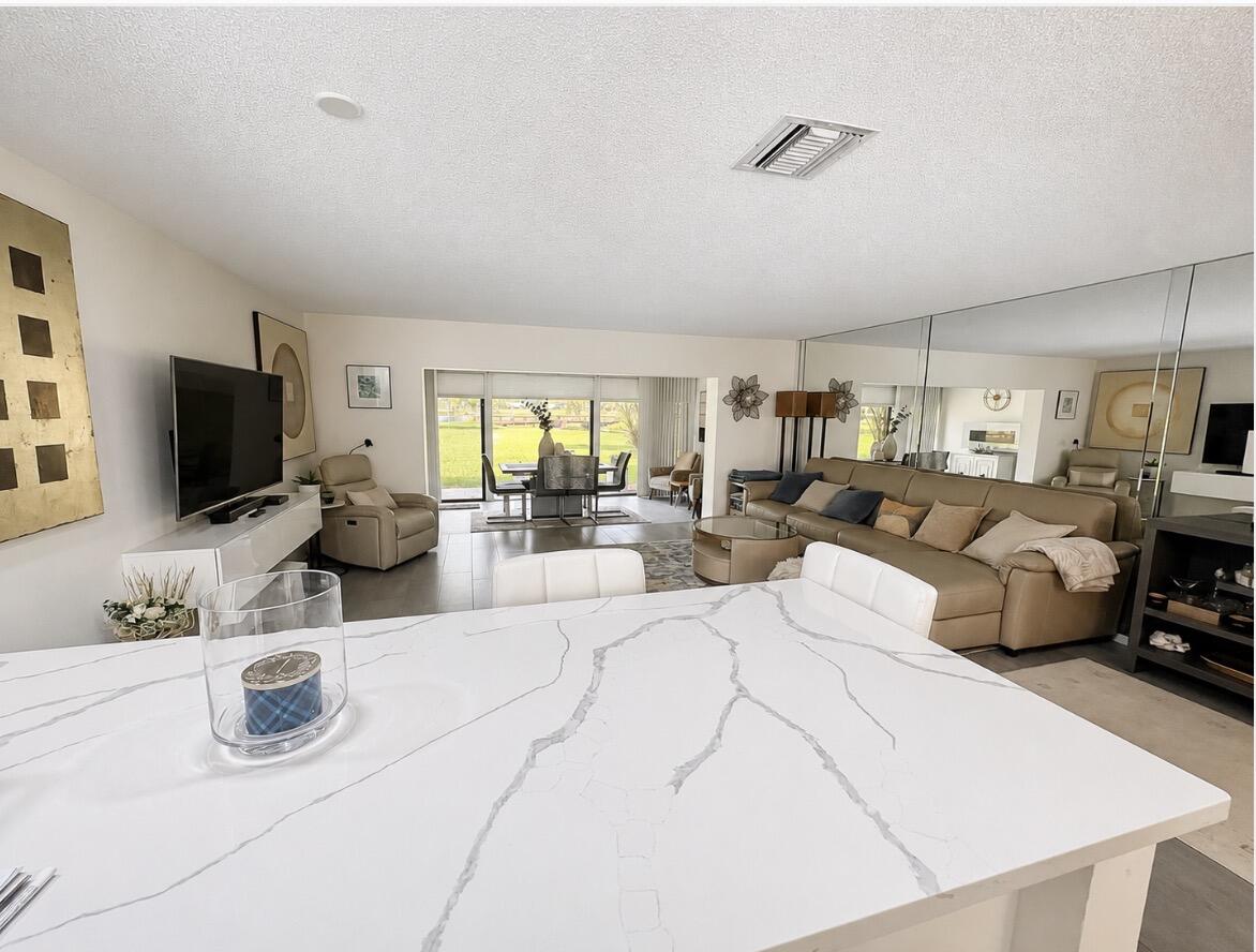 8210 Casa Del Lago #C, Boca Raton FL 33433