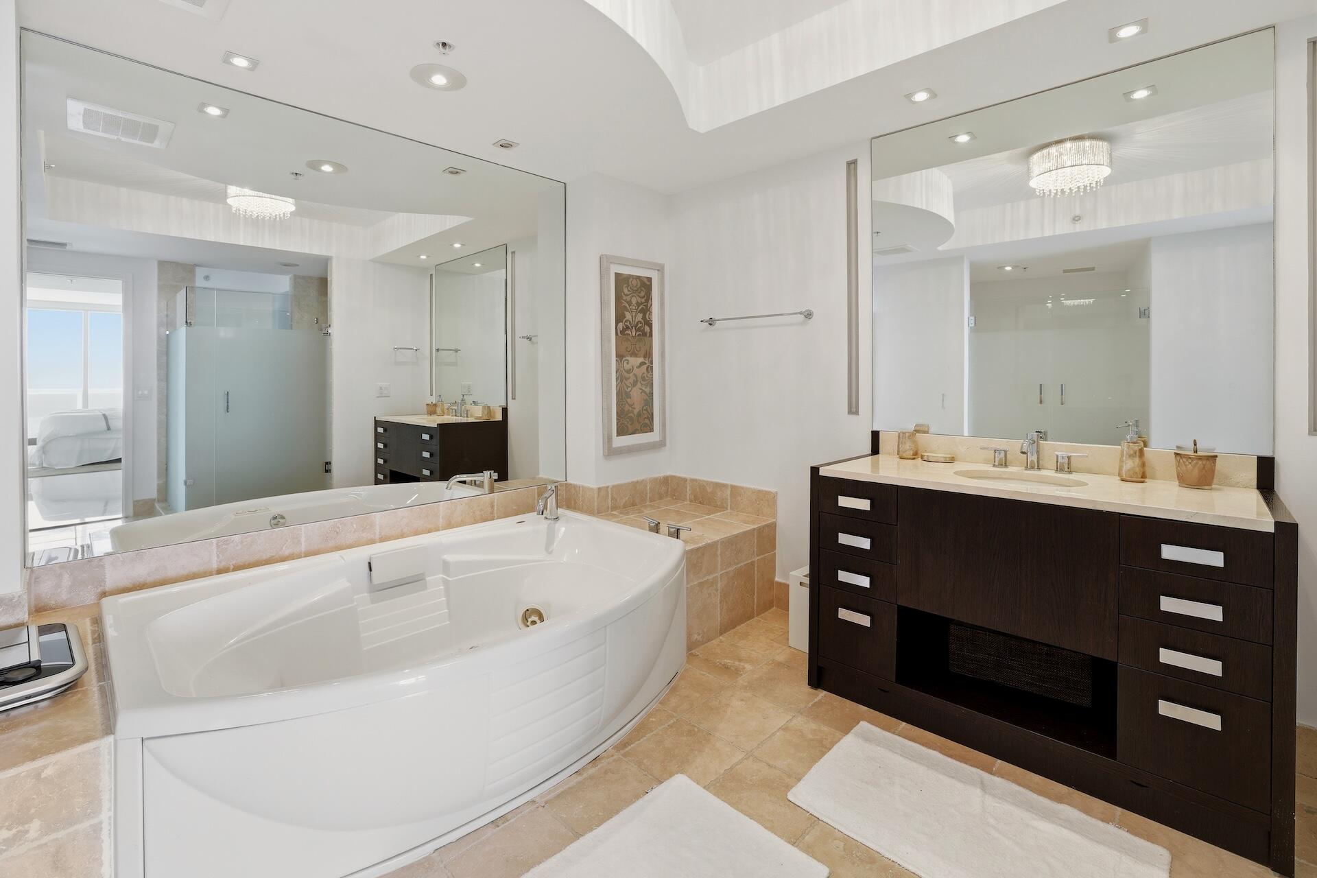 18201 Collins #PH 5109, Sunny Isles Beach FL 33160