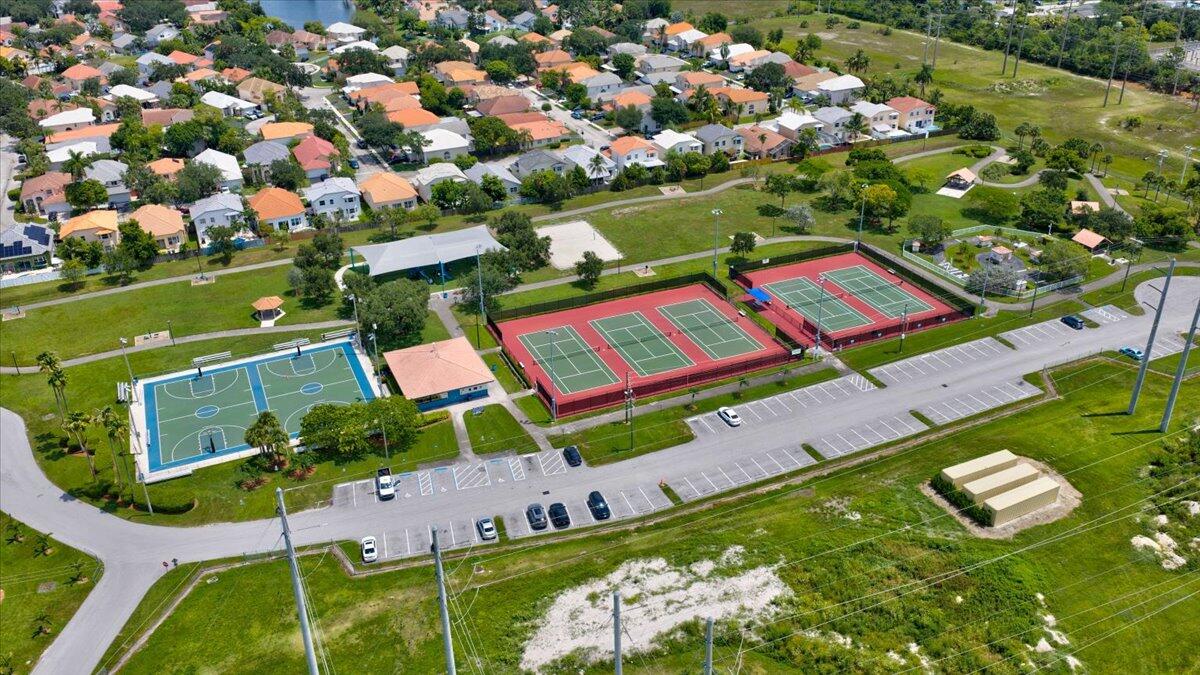 7041 NW 23RD, Margate FL 33063
