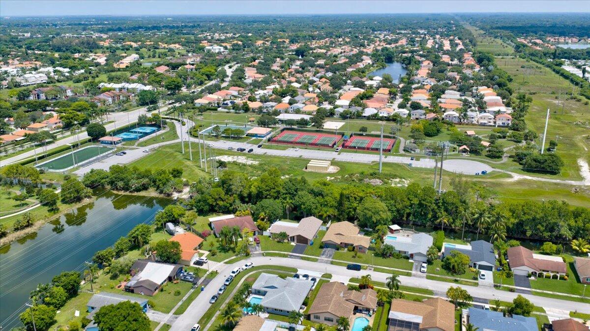 7041 NW 23RD, Margate FL 33063