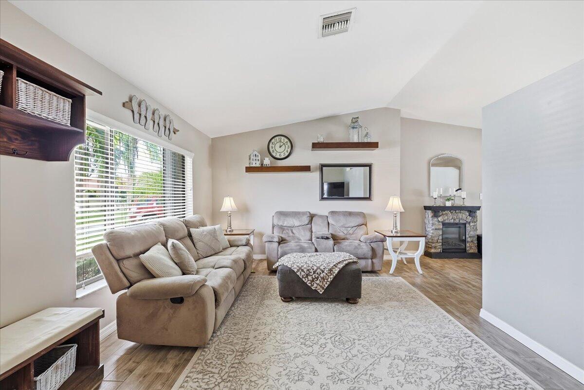 7041 NW 23RD, Margate FL 33063