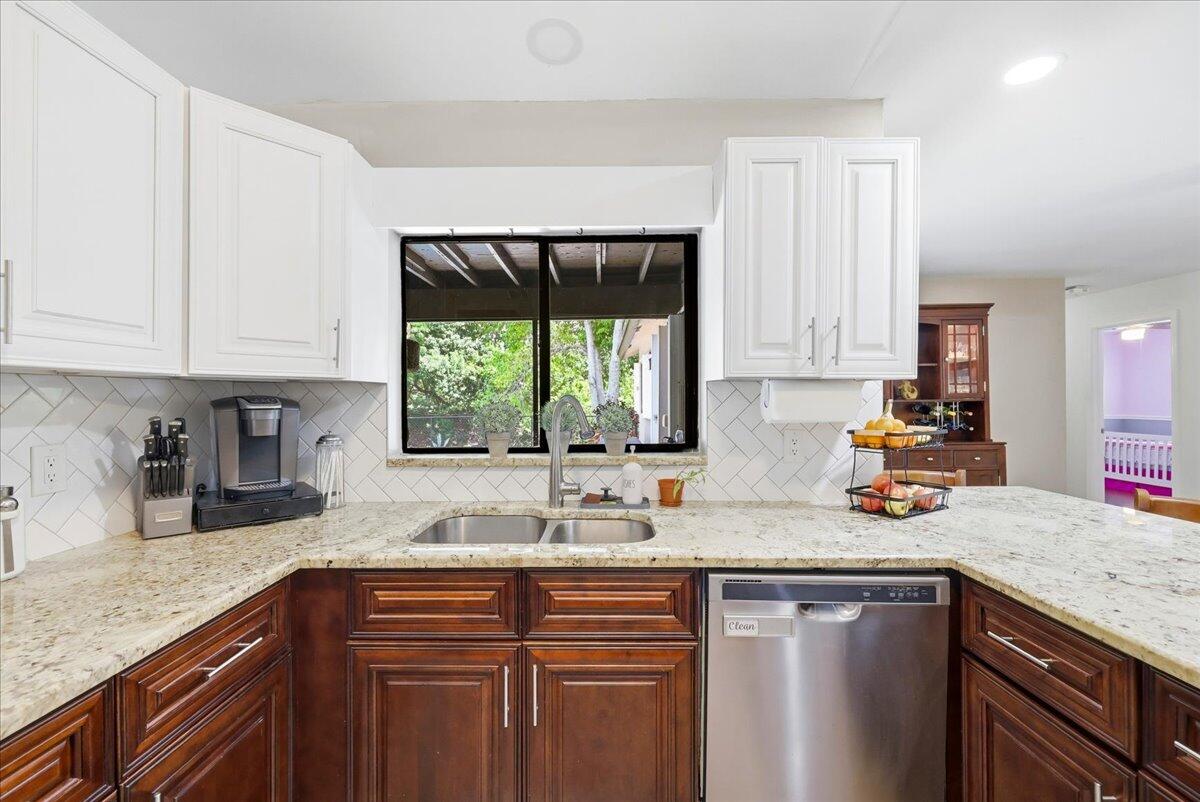 7041 NW 23RD, Margate FL 33063