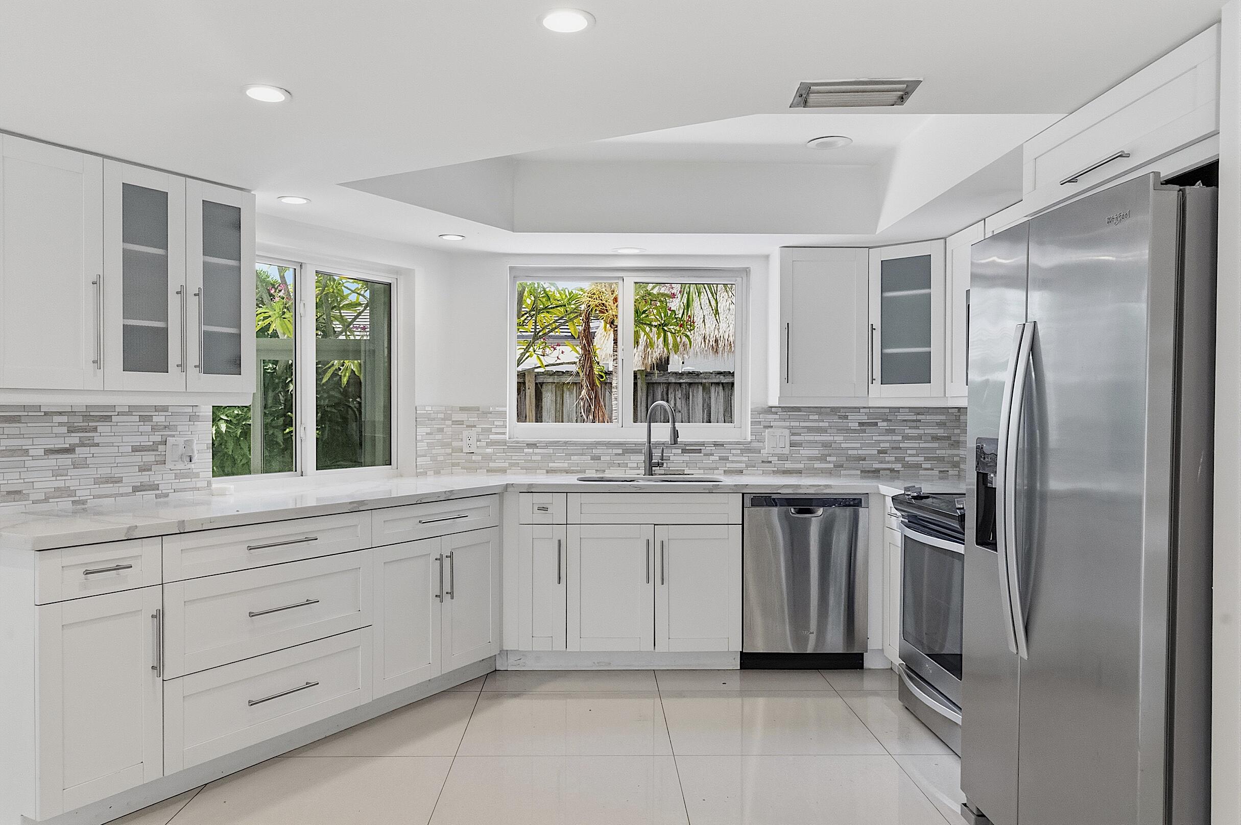 2910 NE 40TH, Lighthouse Point FL 33064