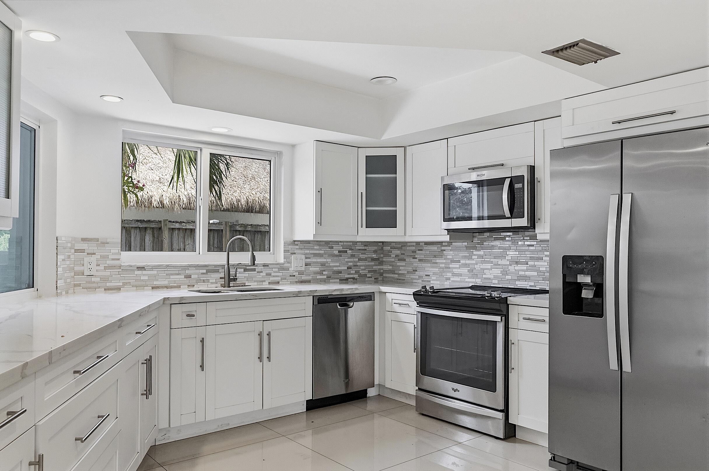 2910 NE 40TH, Lighthouse Point FL 33064