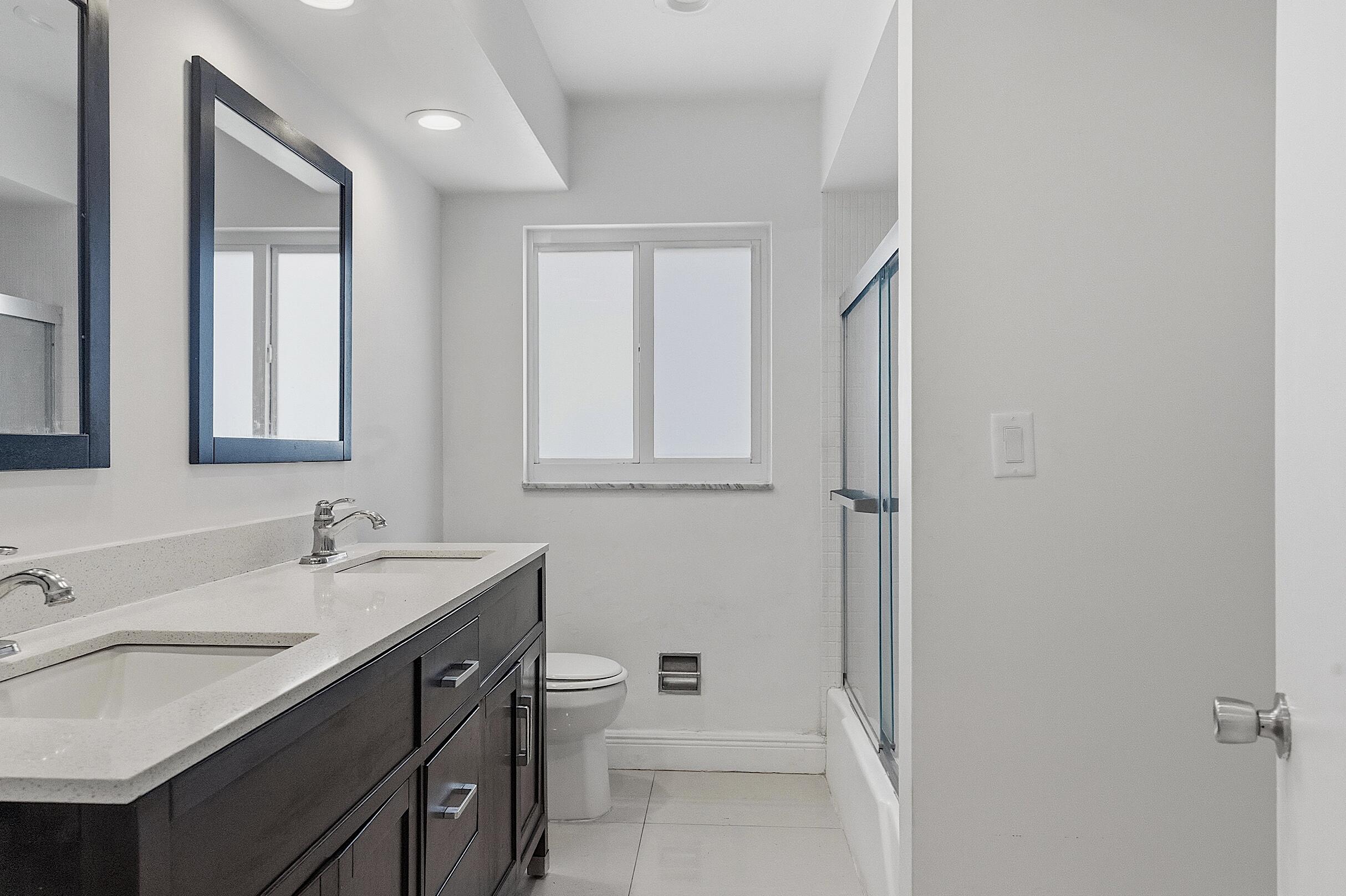 2910 NE 40TH, Lighthouse Point FL 33064