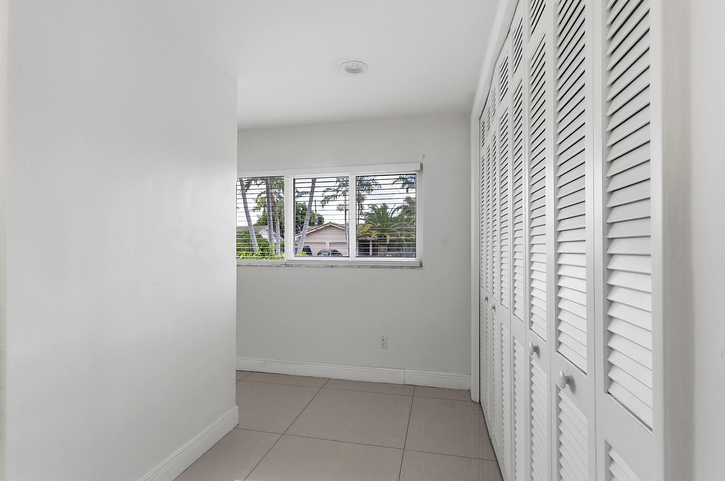 2910 NE 40TH, Lighthouse Point FL 33064