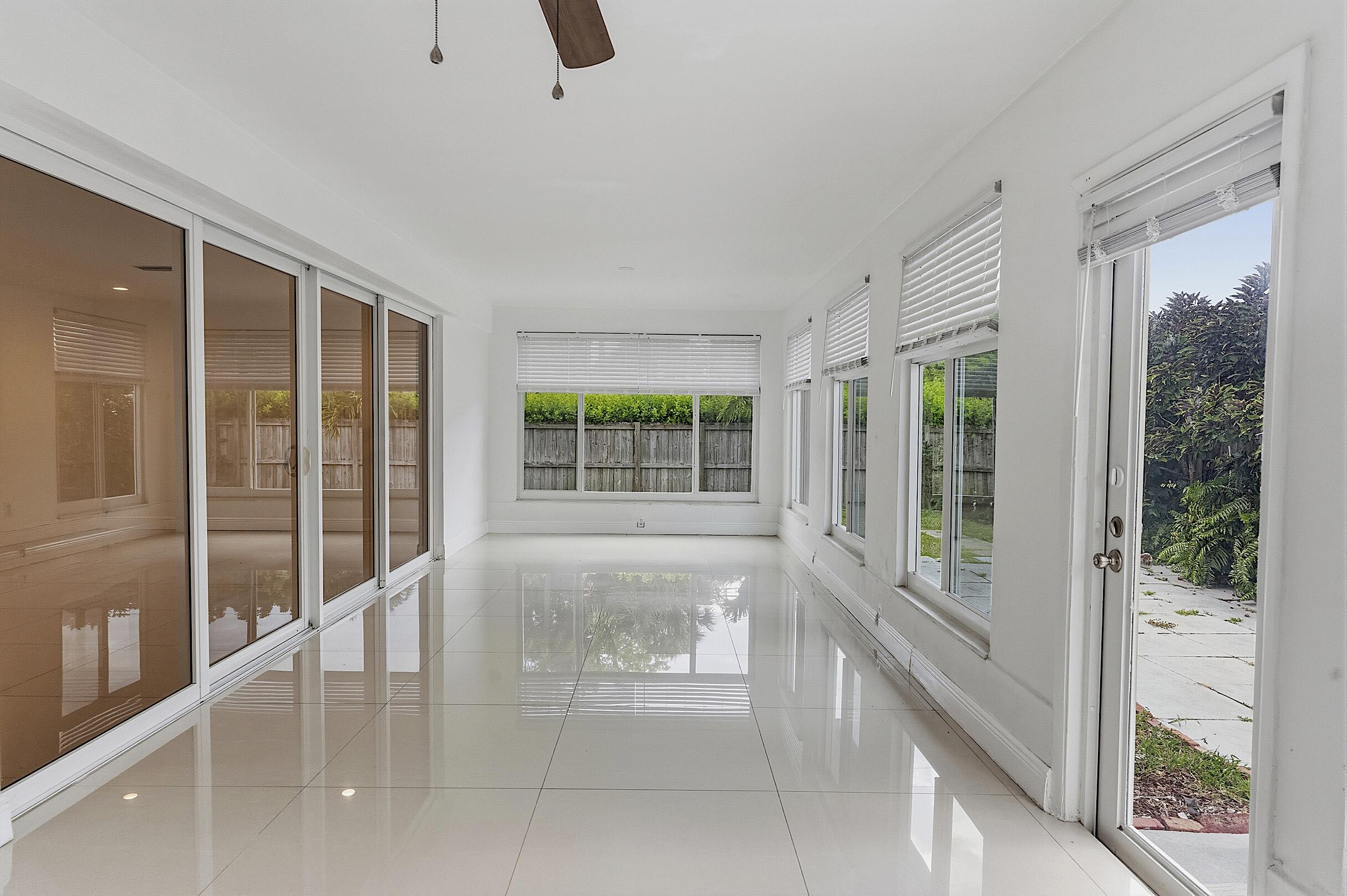 2910 NE 40TH, Lighthouse Point FL 33064