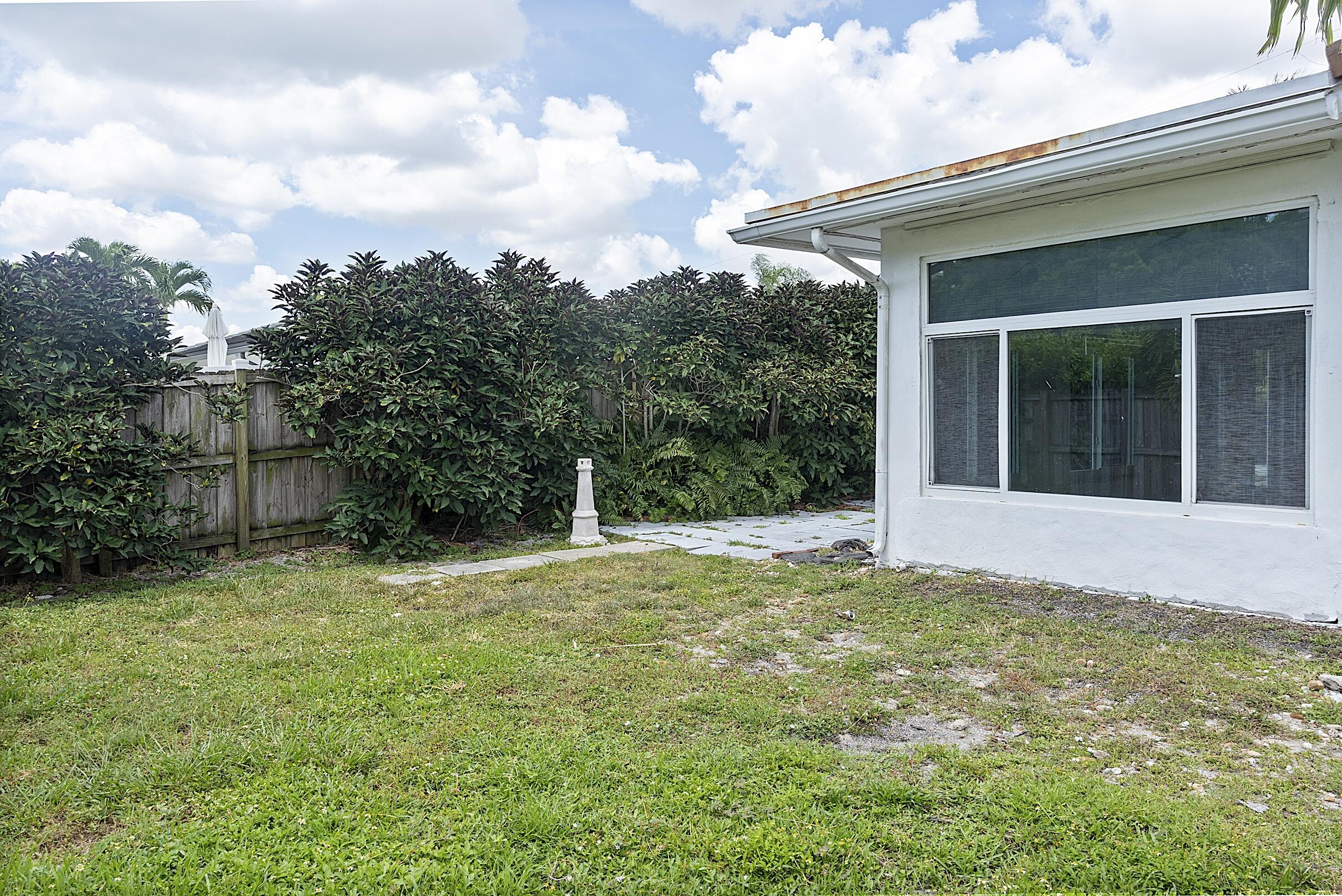 2910 NE 40TH, Lighthouse Point FL 33064