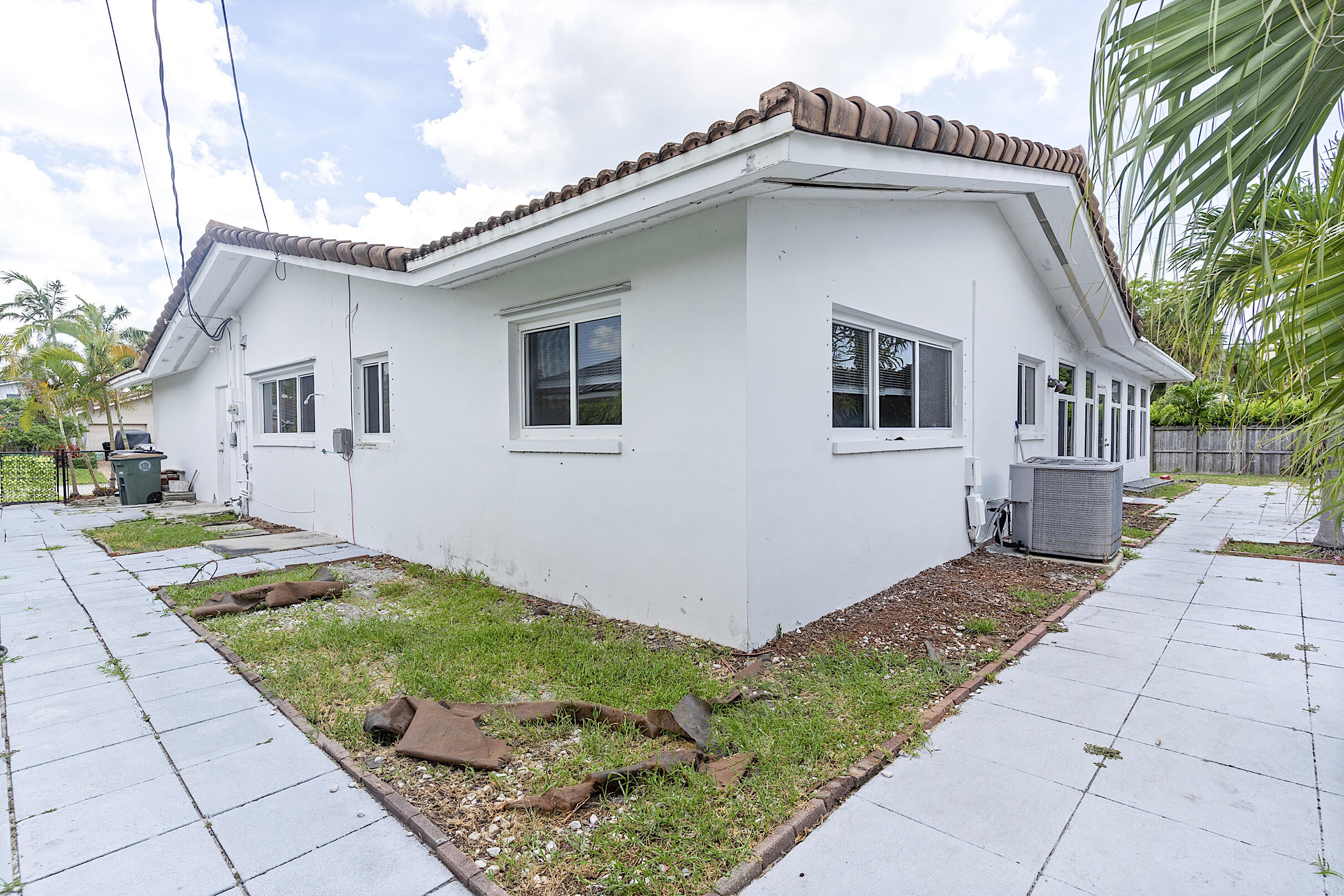 2910 NE 40TH, Lighthouse Point FL 33064