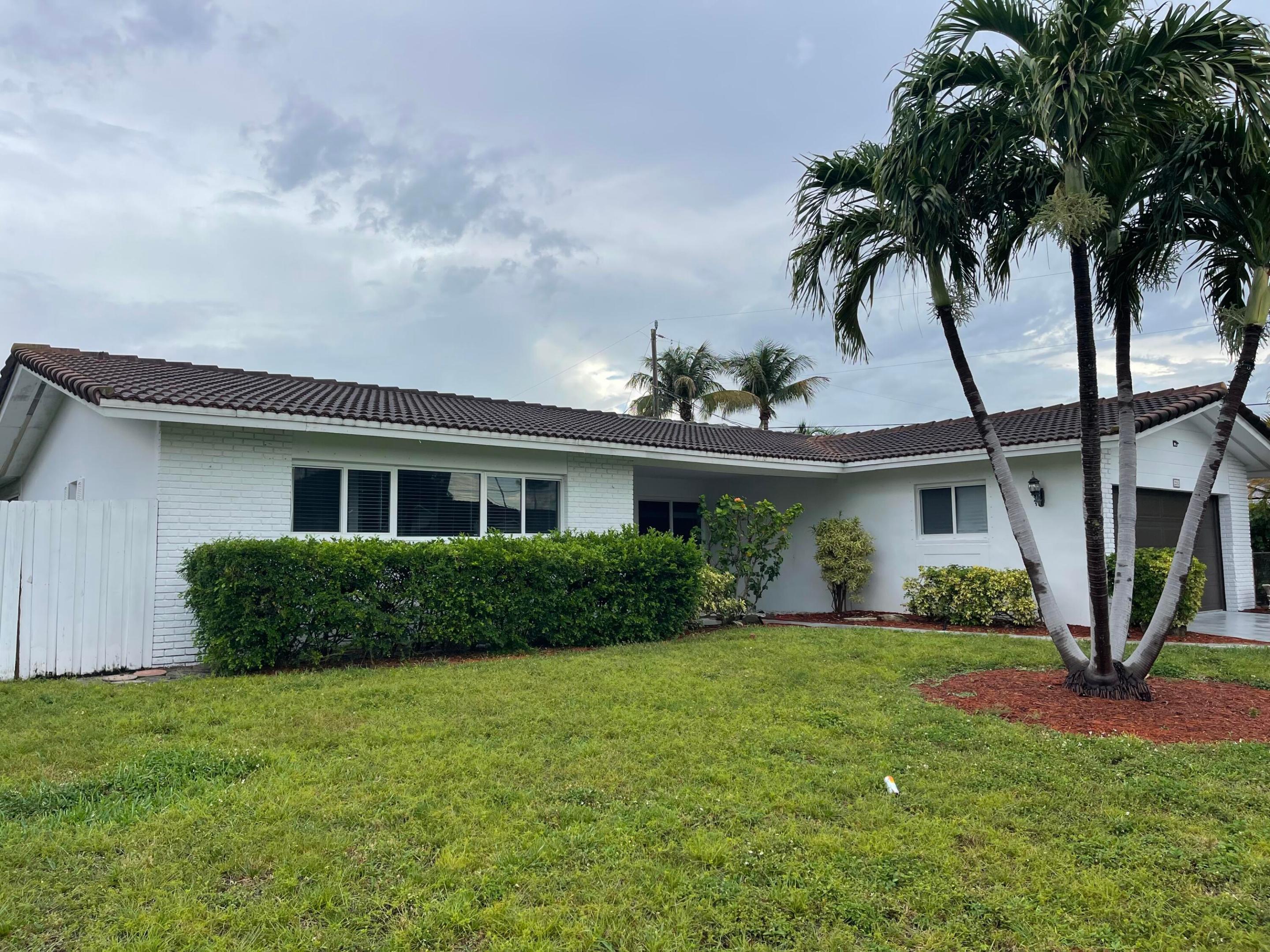 2910 NE 40TH, Lighthouse Point FL 33064