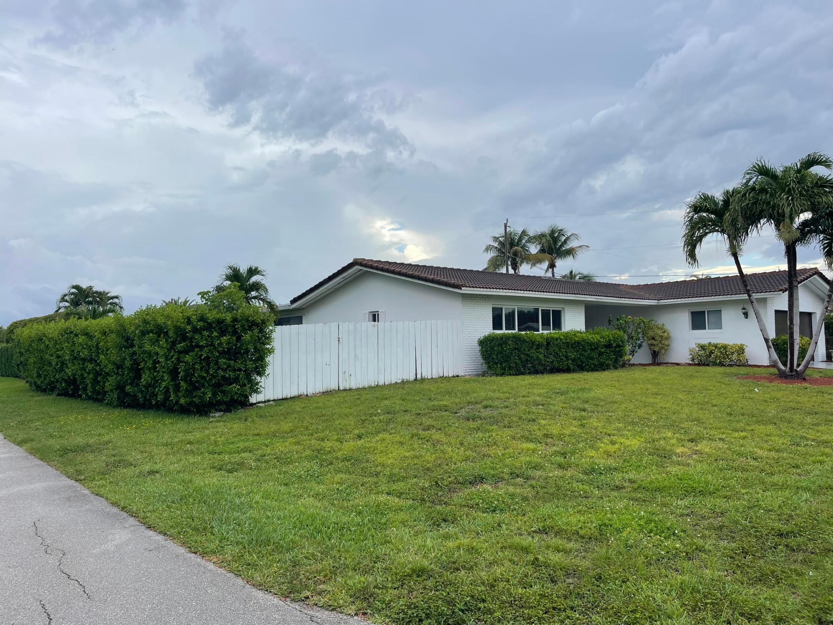 2910 NE 40TH, Lighthouse Point FL 33064