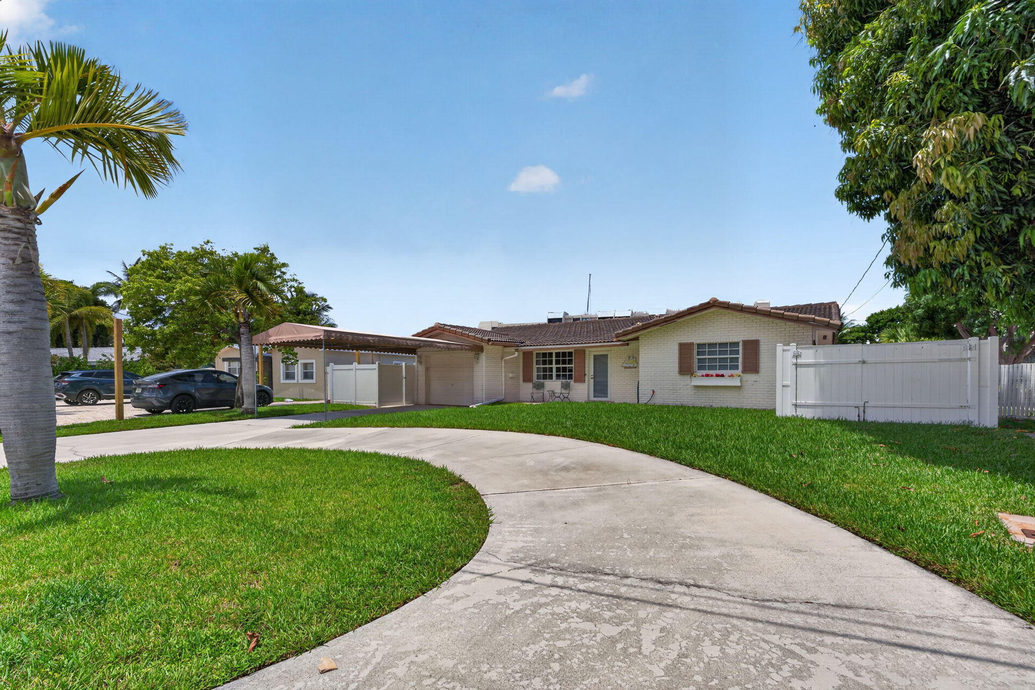 535 NE 8th, Deerfield Beach FL 33441