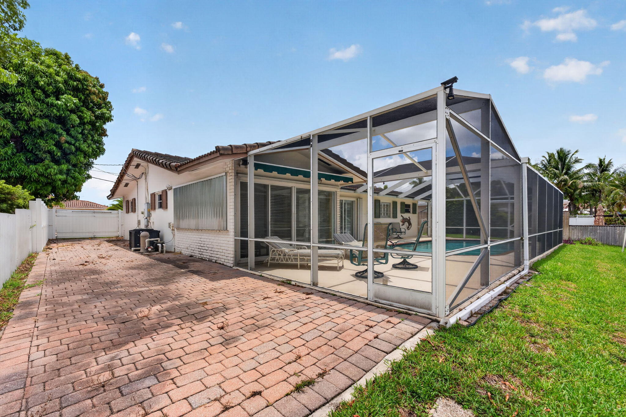 535 NE 8th, Deerfield Beach FL 33441