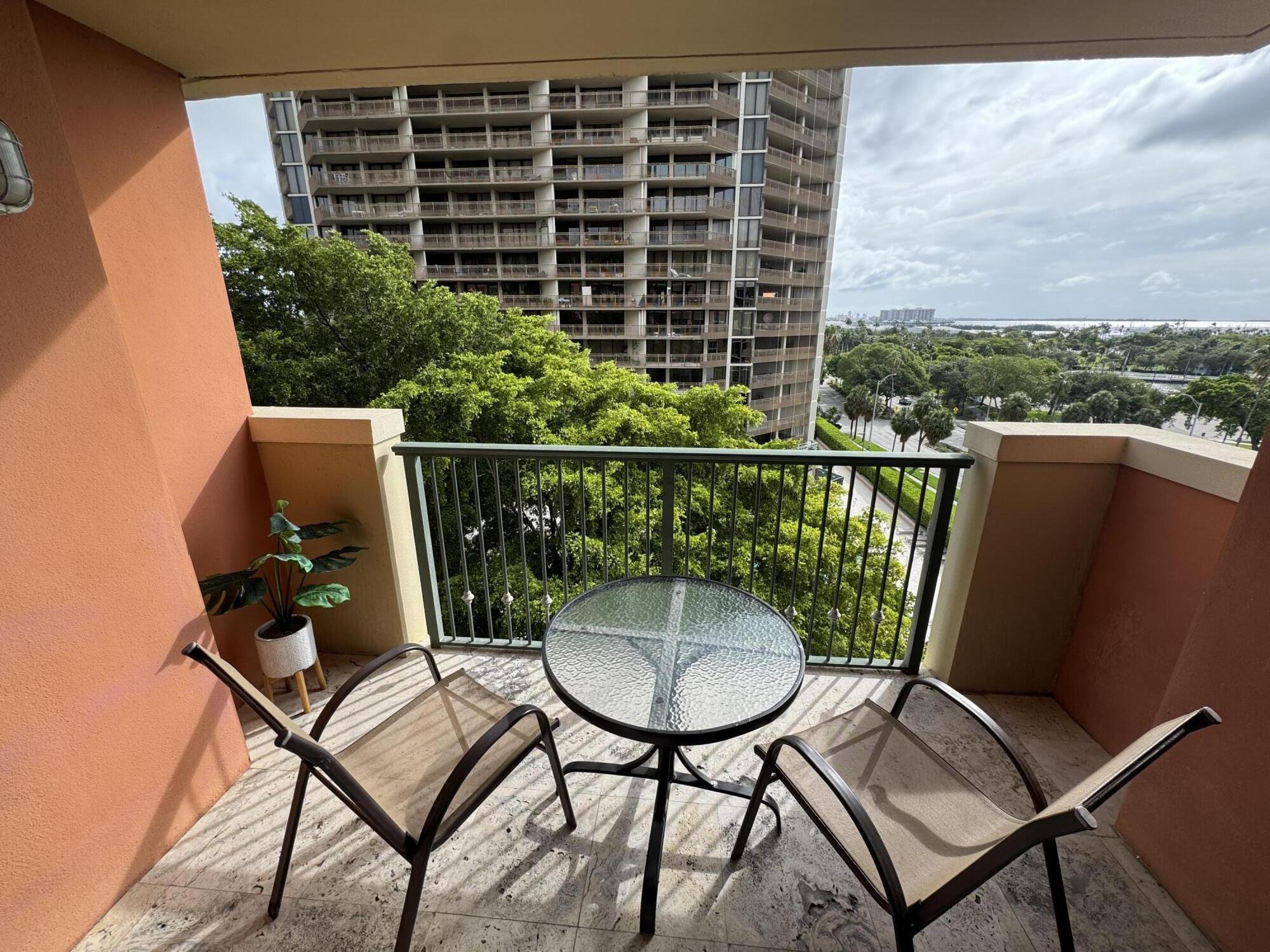 2951 S Bayshore #805, Miami FL 33133