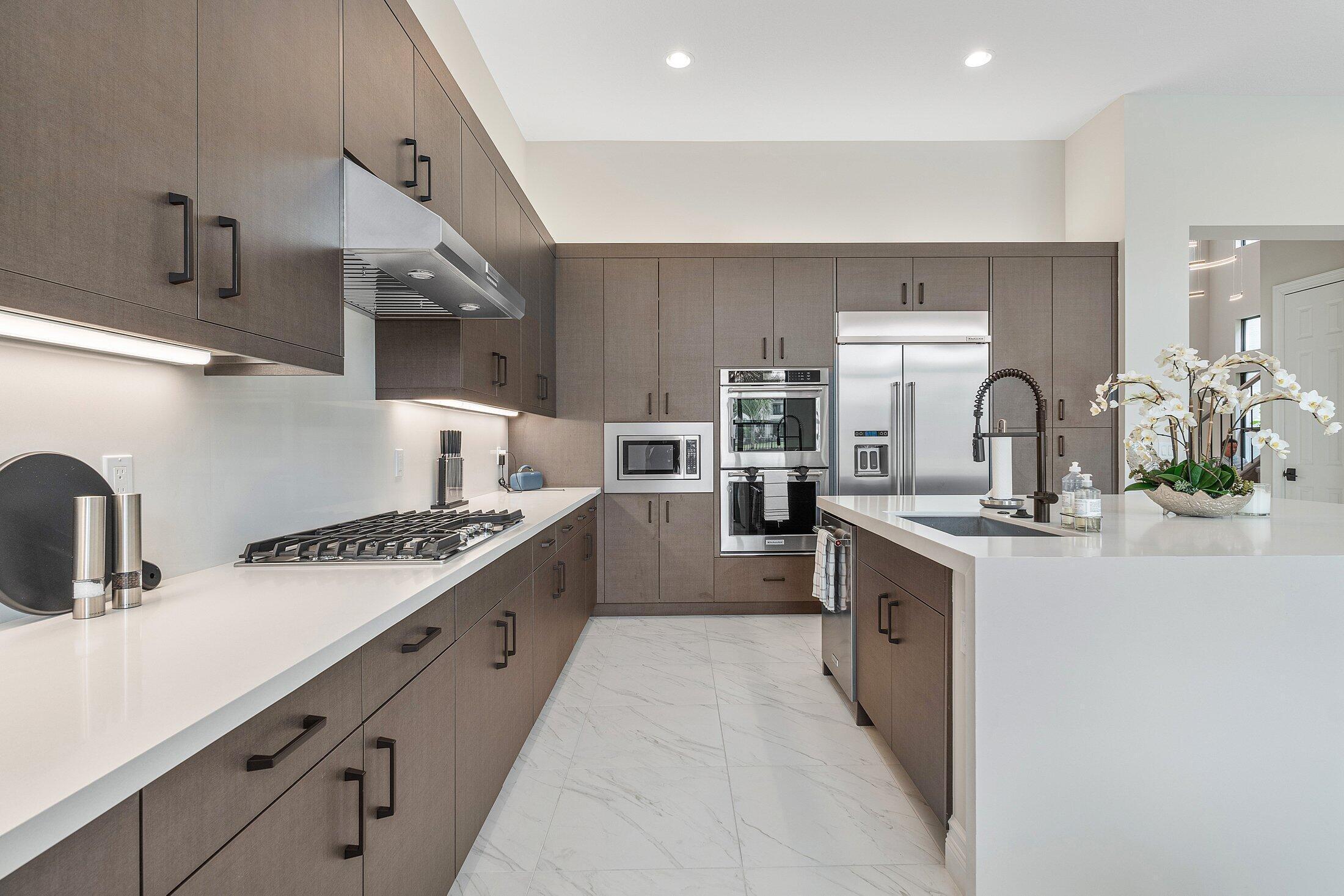 9022 CHAUVET, Boca Raton FL 33496