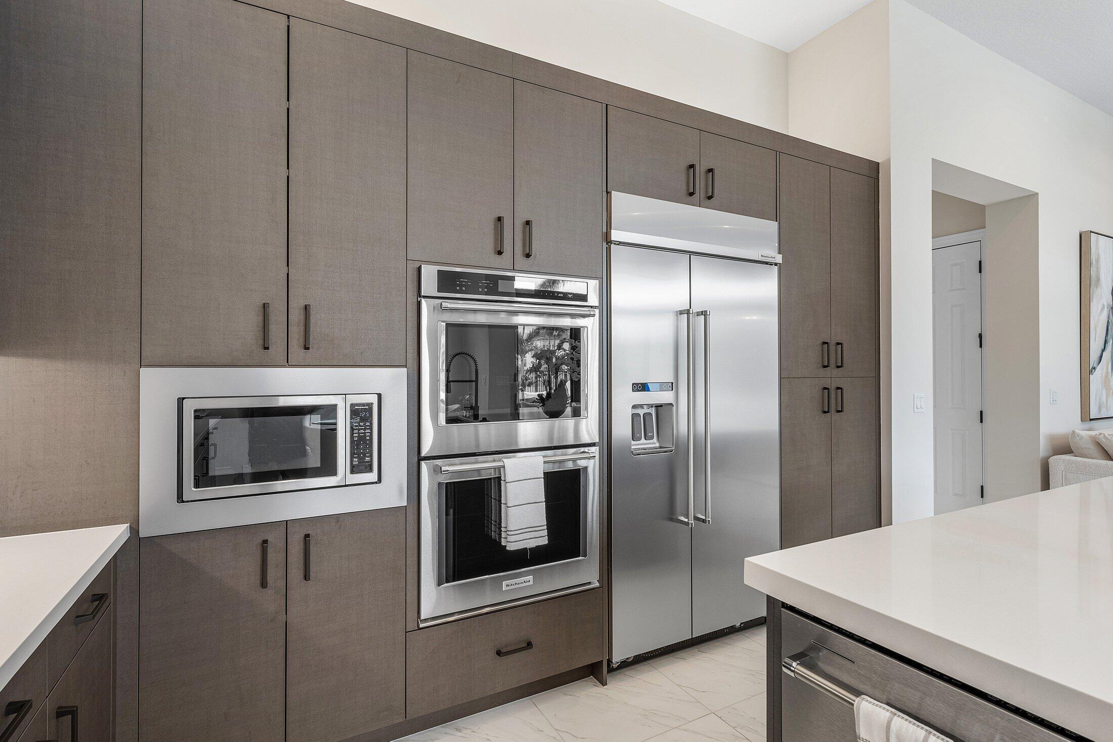 9022 CHAUVET, Boca Raton FL 33496