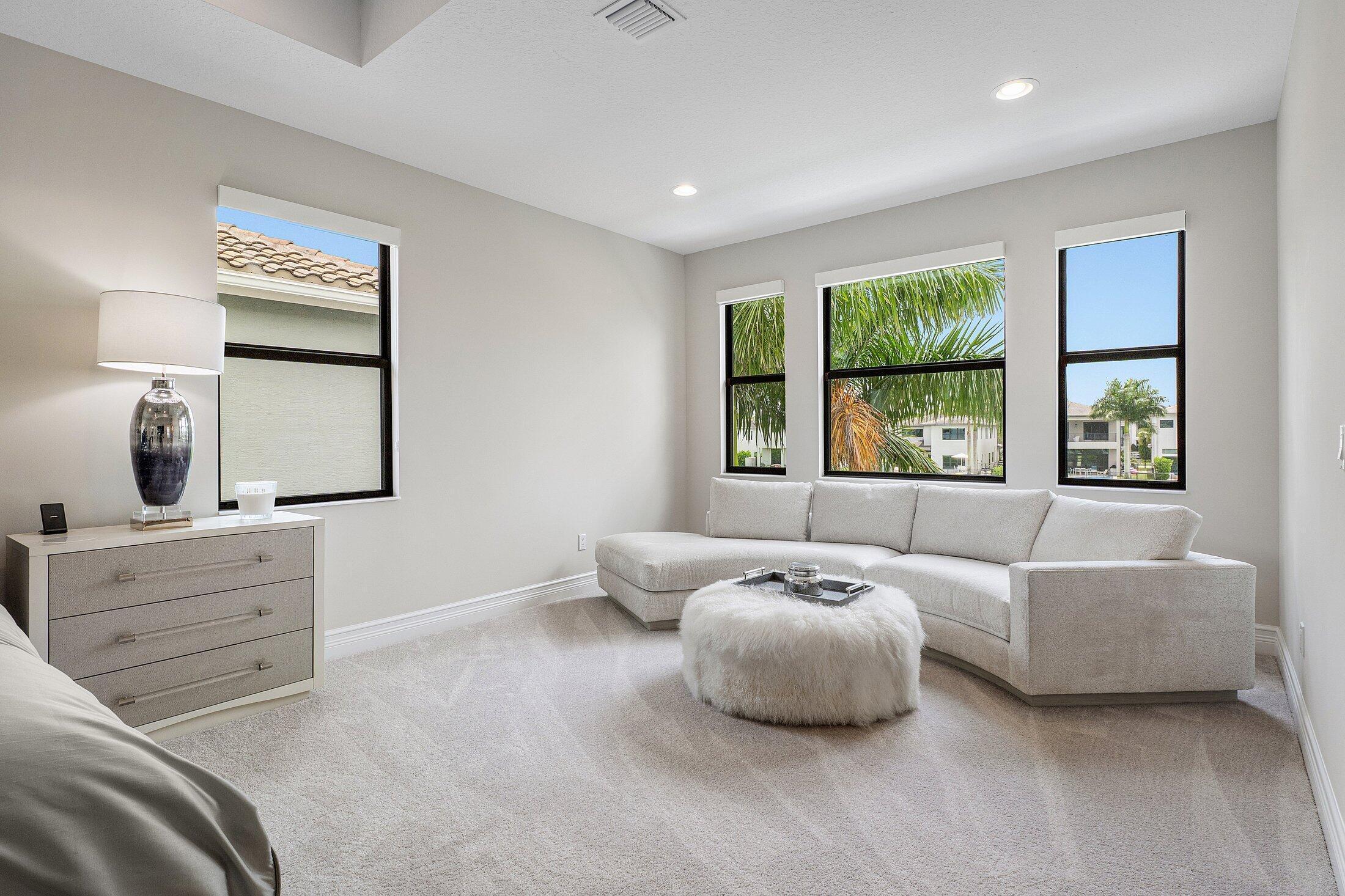 9022 CHAUVET, Boca Raton FL 33496