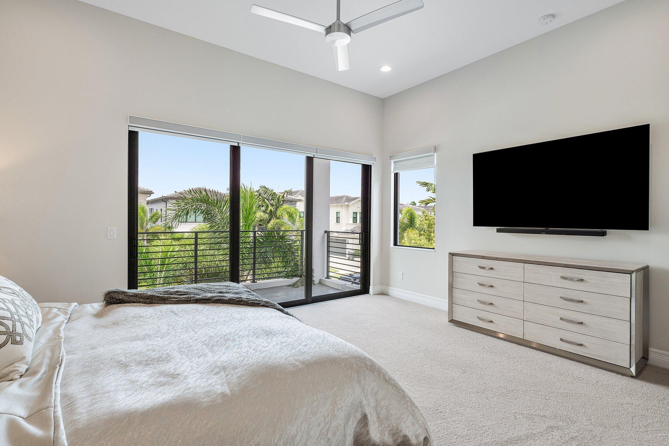 9022 CHAUVET, Boca Raton FL 33496