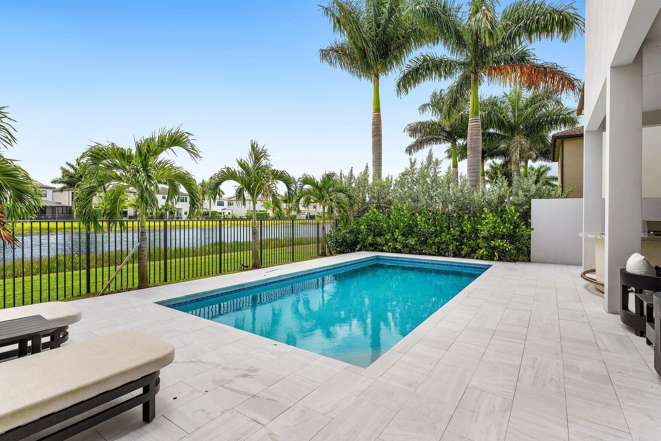 9022 CHAUVET, Boca Raton FL 33496