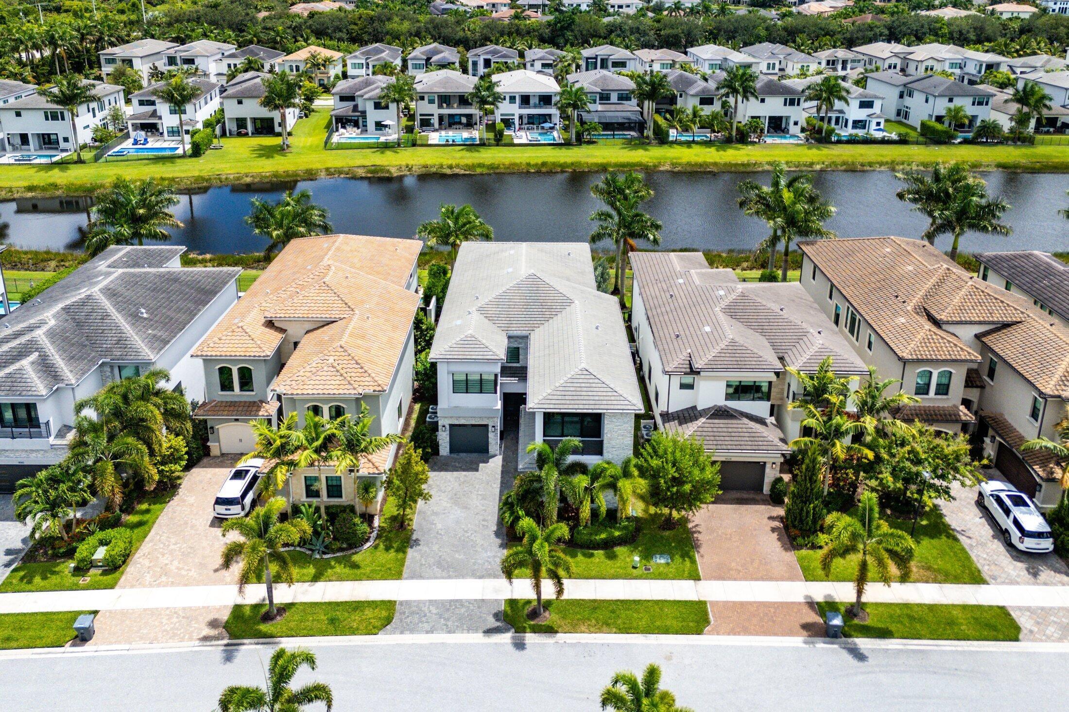 9022 CHAUVET, Boca Raton FL 33496