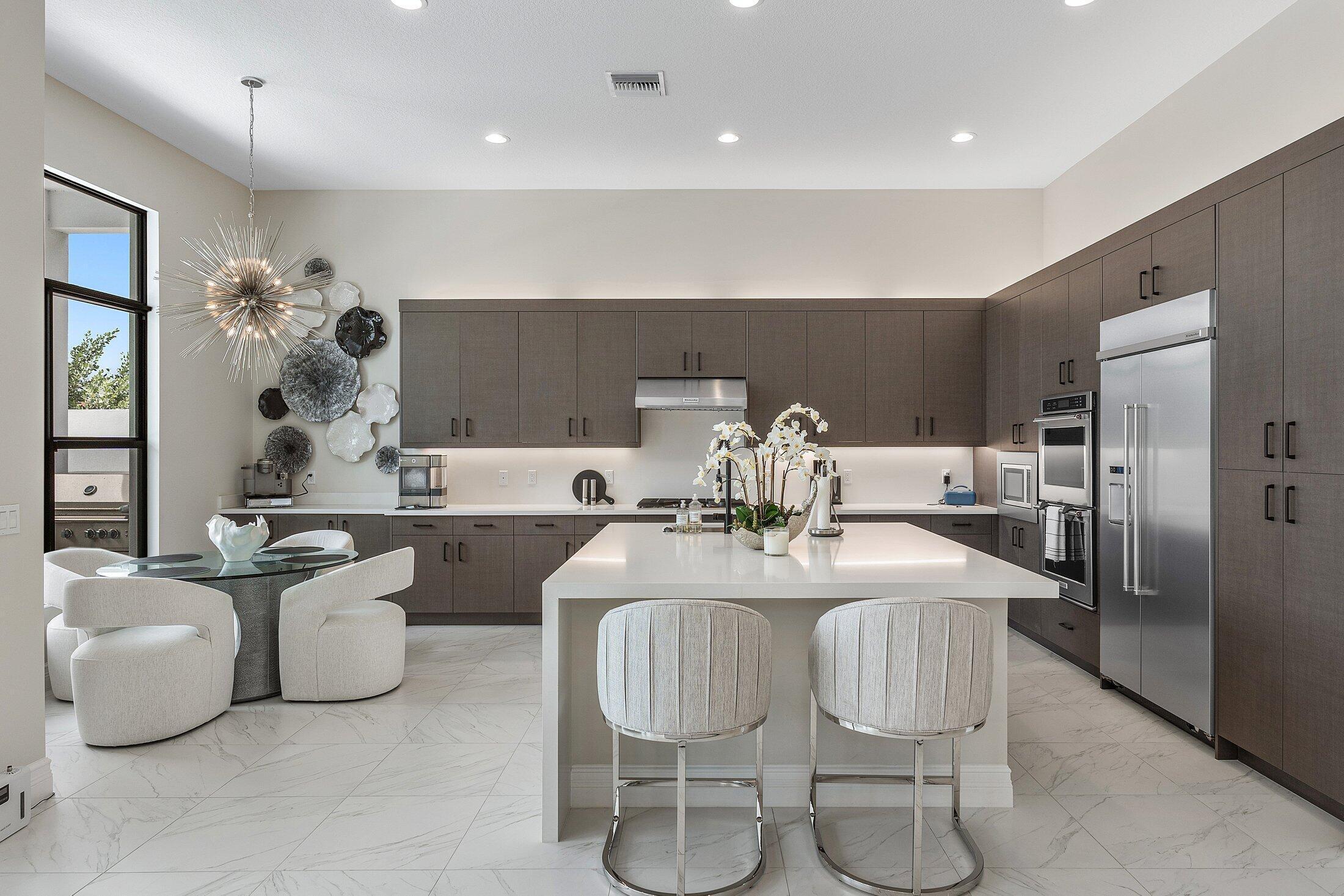 9022 CHAUVET, Boca Raton FL 33496