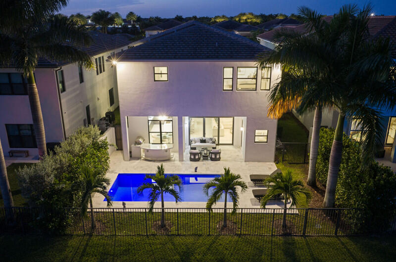 9022 CHAUVET, Boca Raton FL 33496