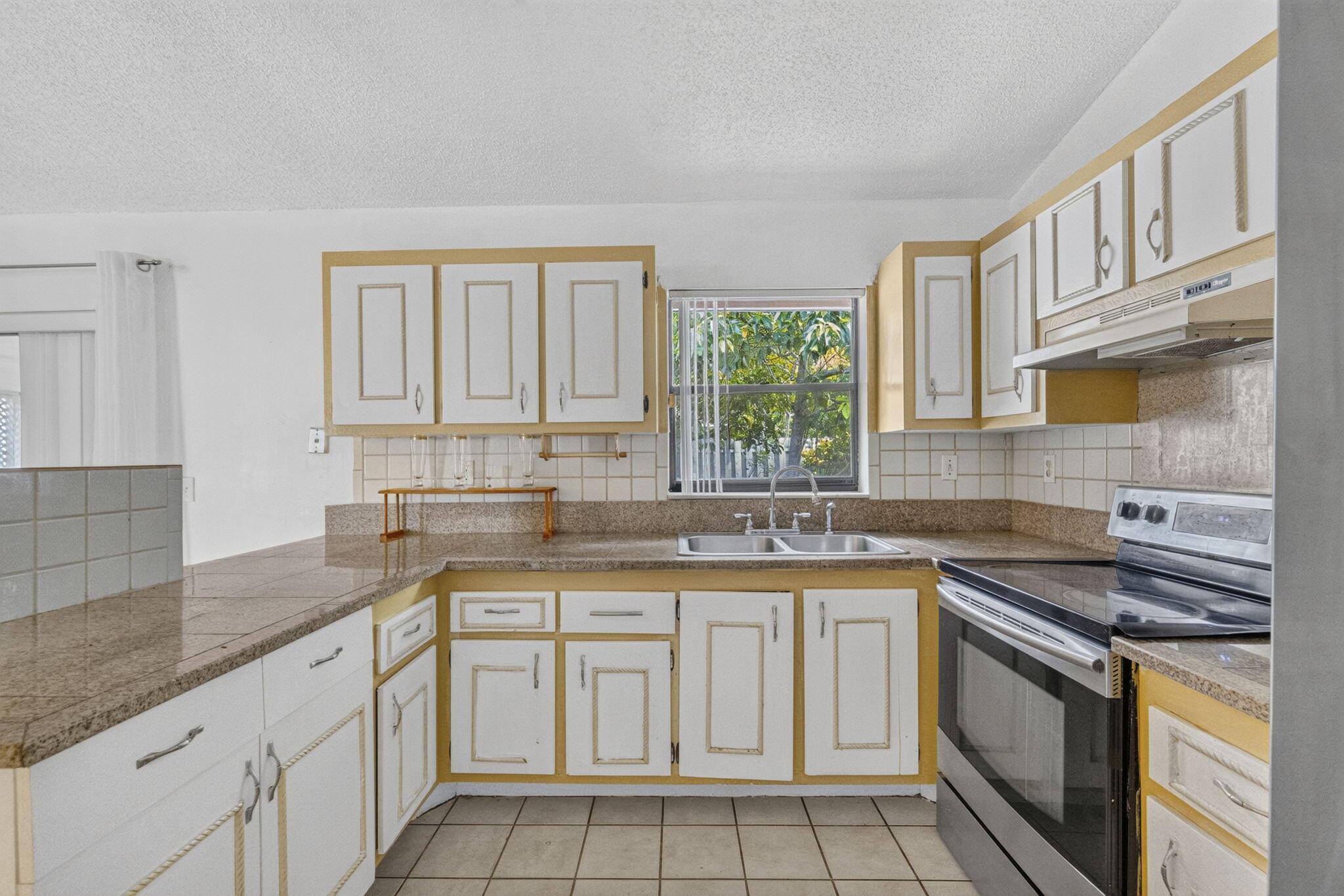 7513 SW 7TH, North Lauderdale FL 33068