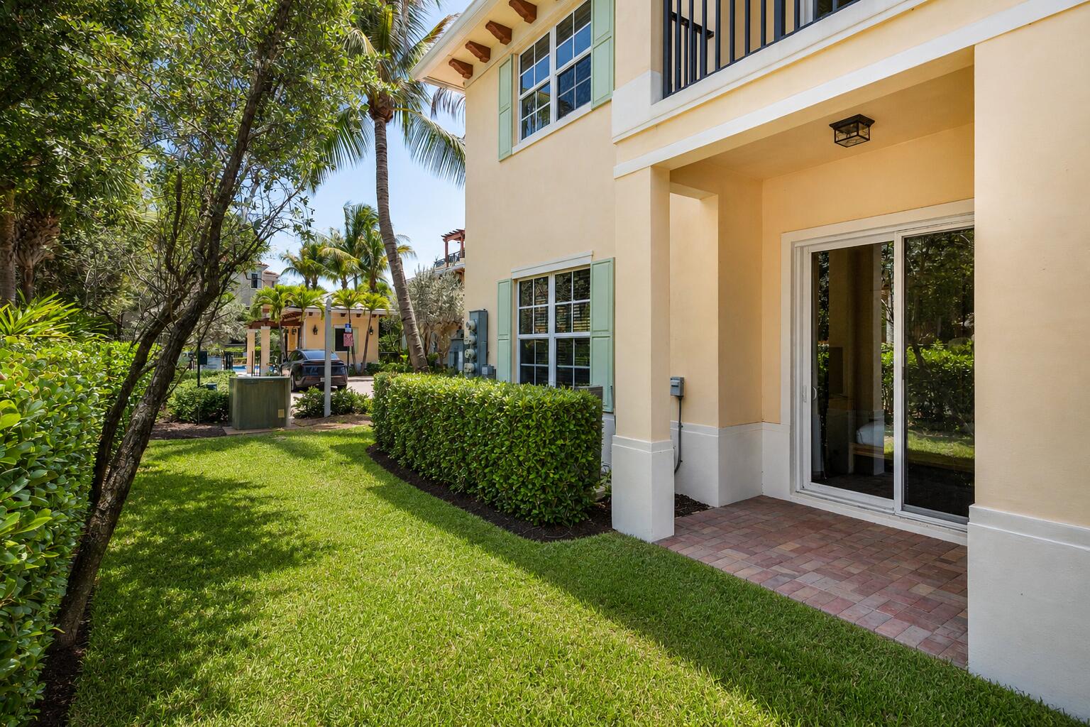 3770 County Line #B5, Tequesta FL 33469