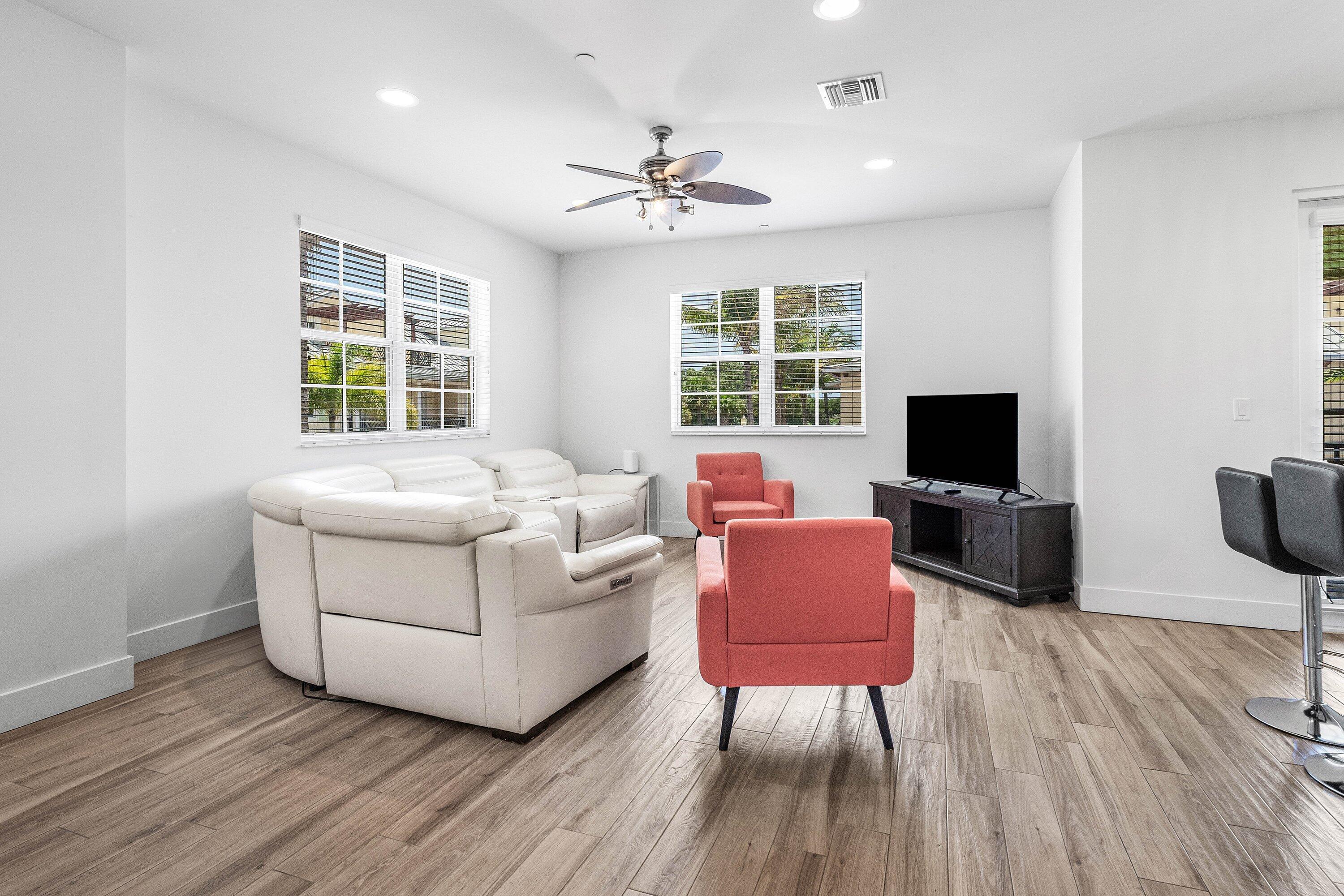 3770 County Line #B5, Tequesta FL 33469