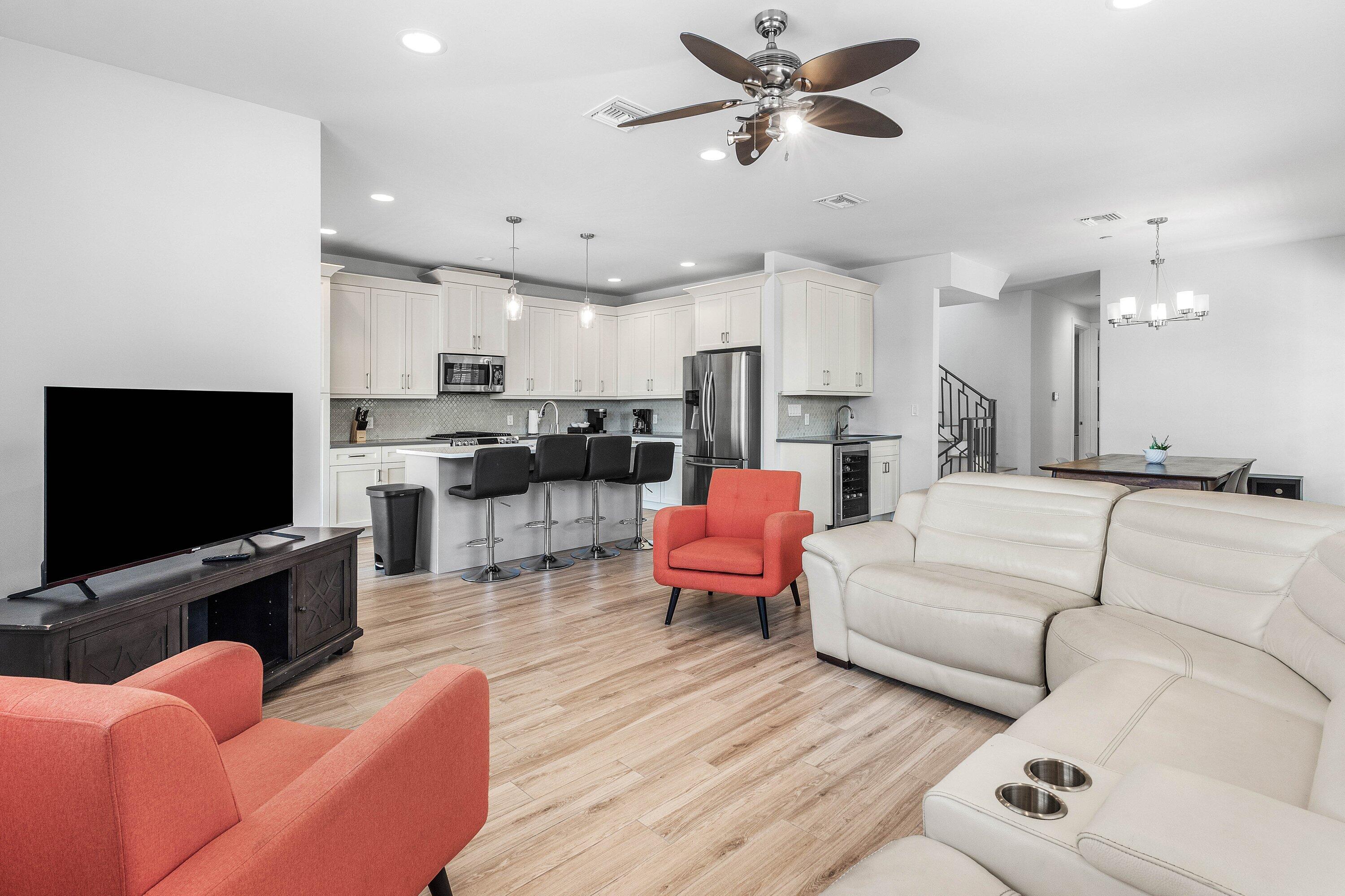 3770 County Line #B5, Tequesta FL 33469