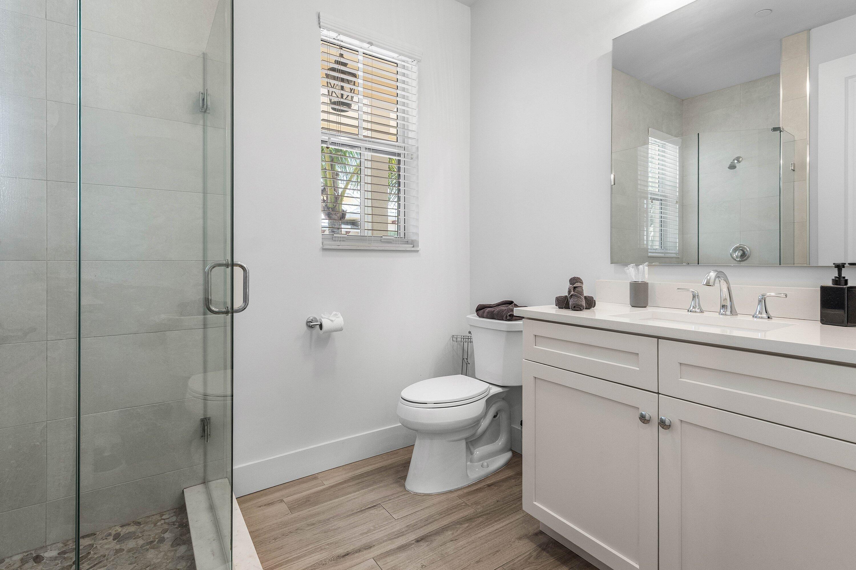 3770 County Line #B5, Tequesta FL 33469