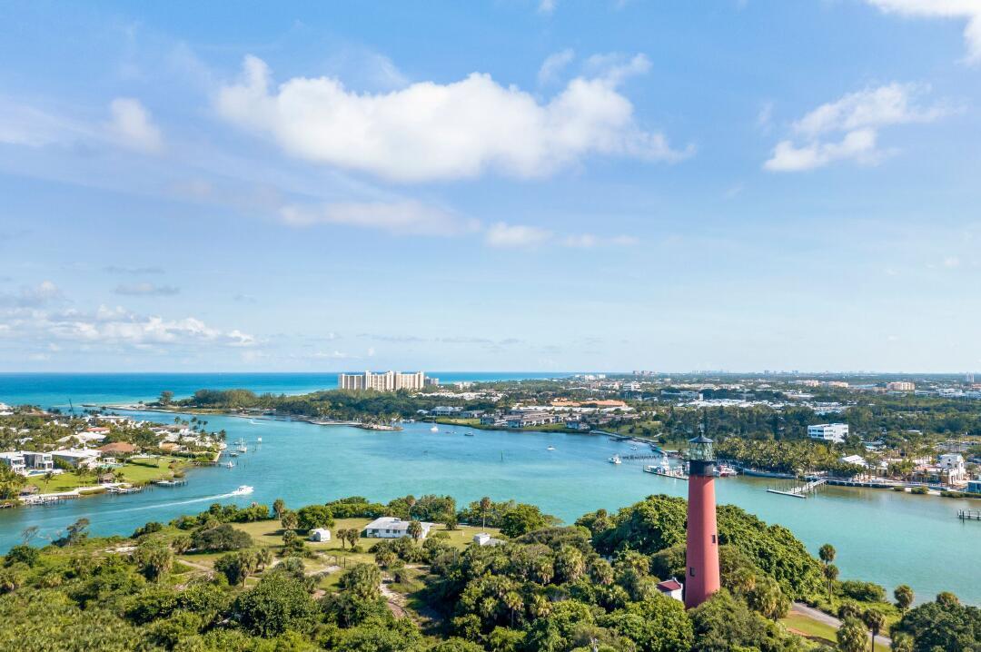 3770 County Line #B5, Tequesta FL 33469