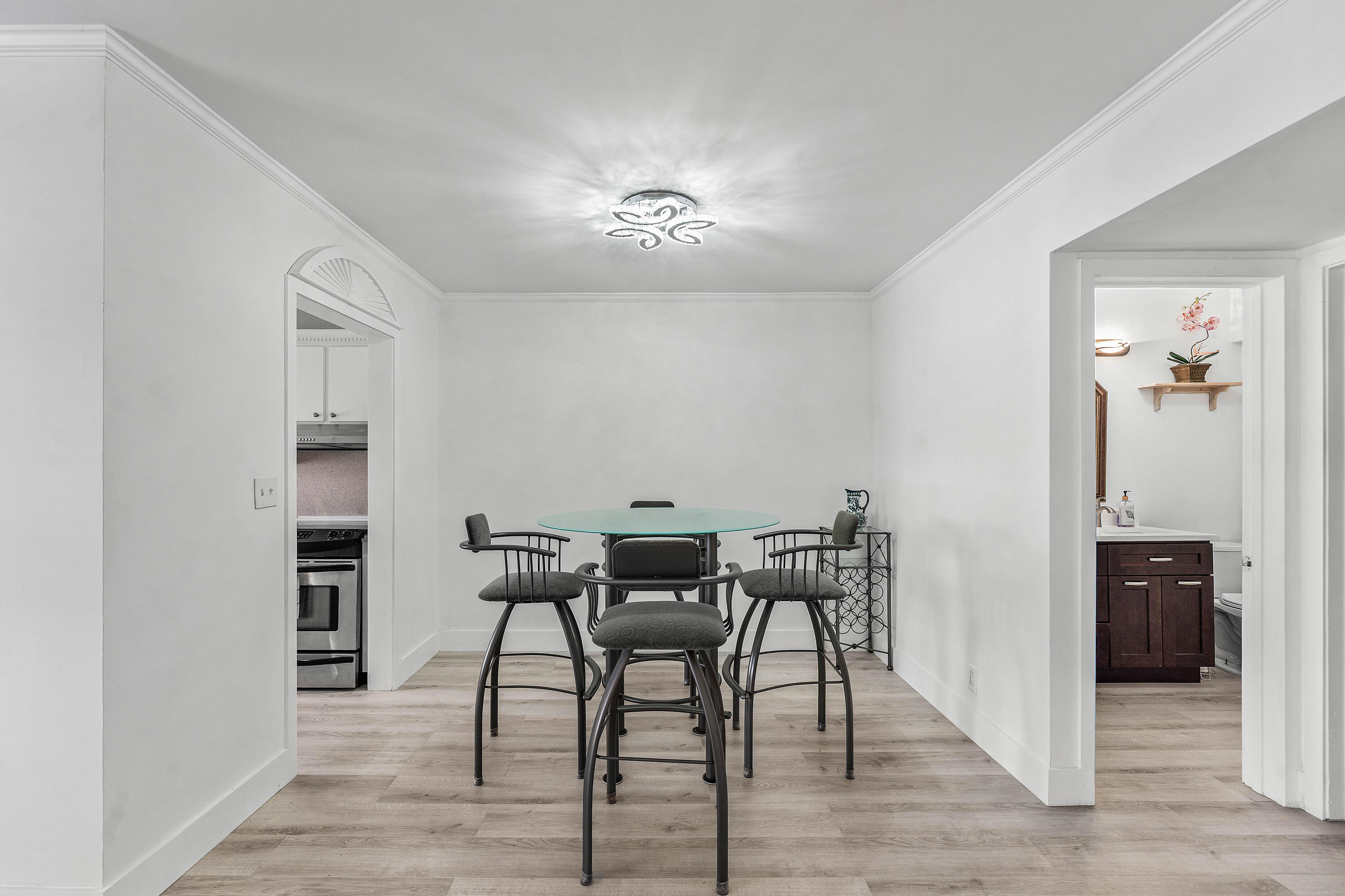 4111 NE 21st #204, Lighthouse Point FL 33064