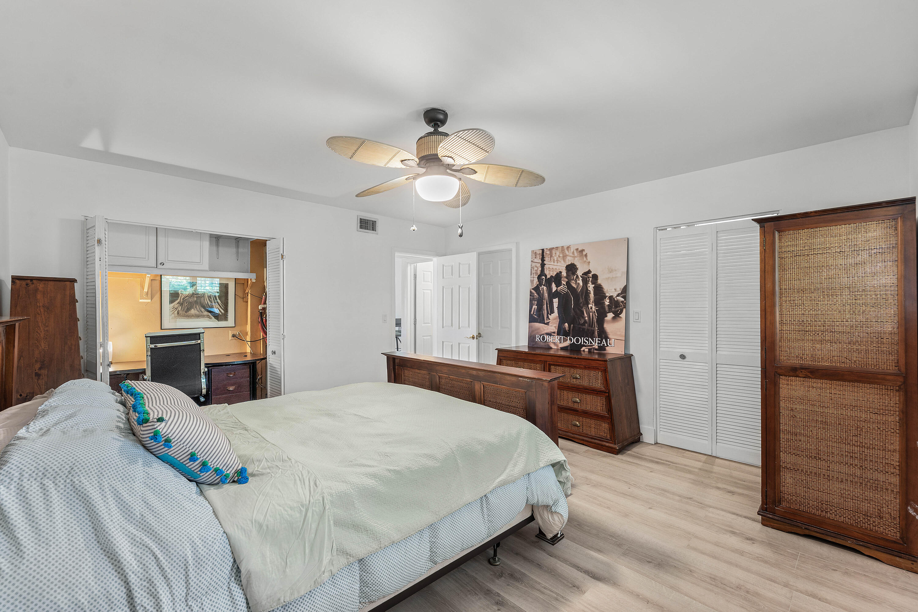 4111 NE 21st #204, Lighthouse Point FL 33064