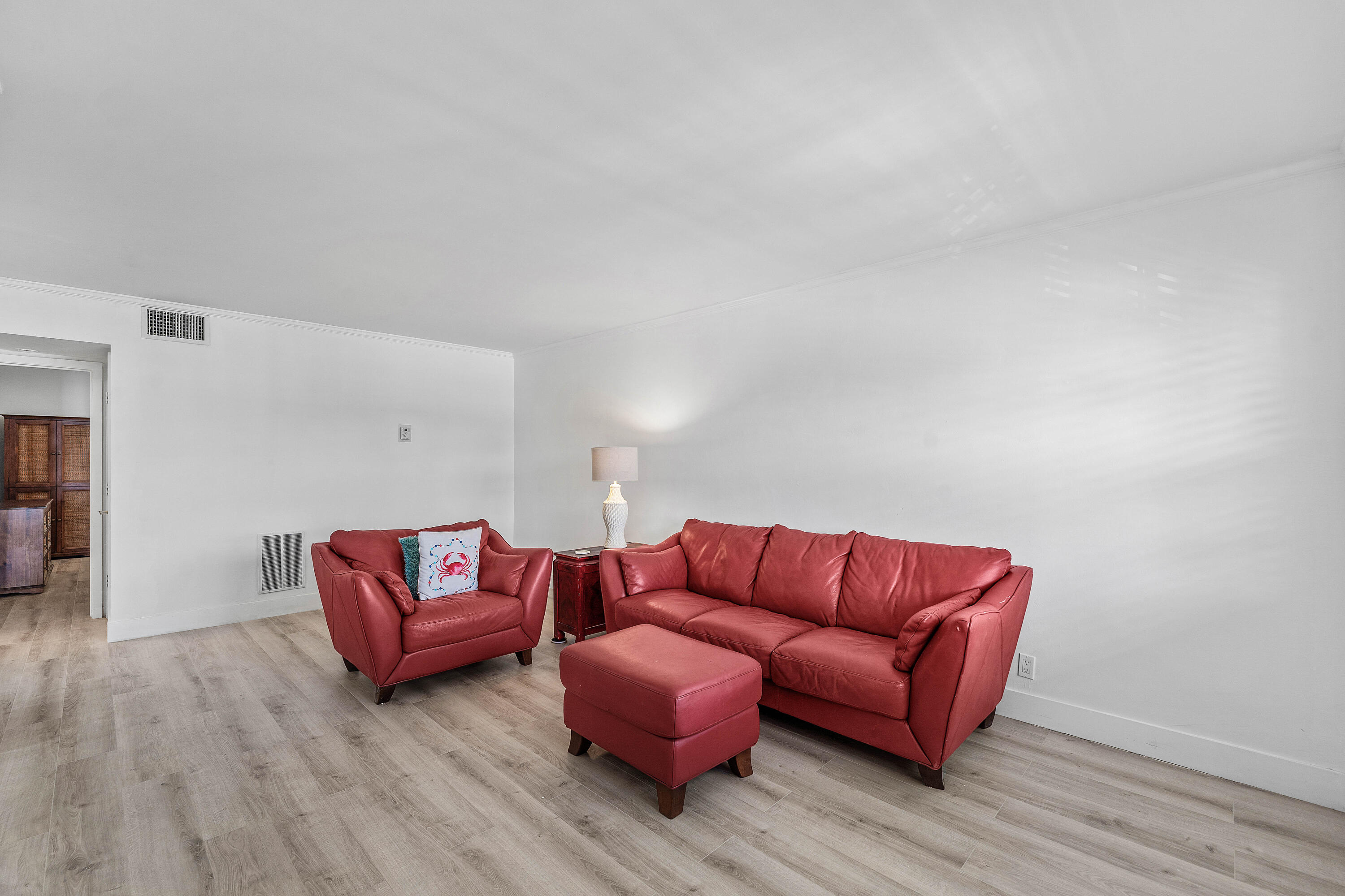 4111 NE 21st #204, Lighthouse Point FL 33064