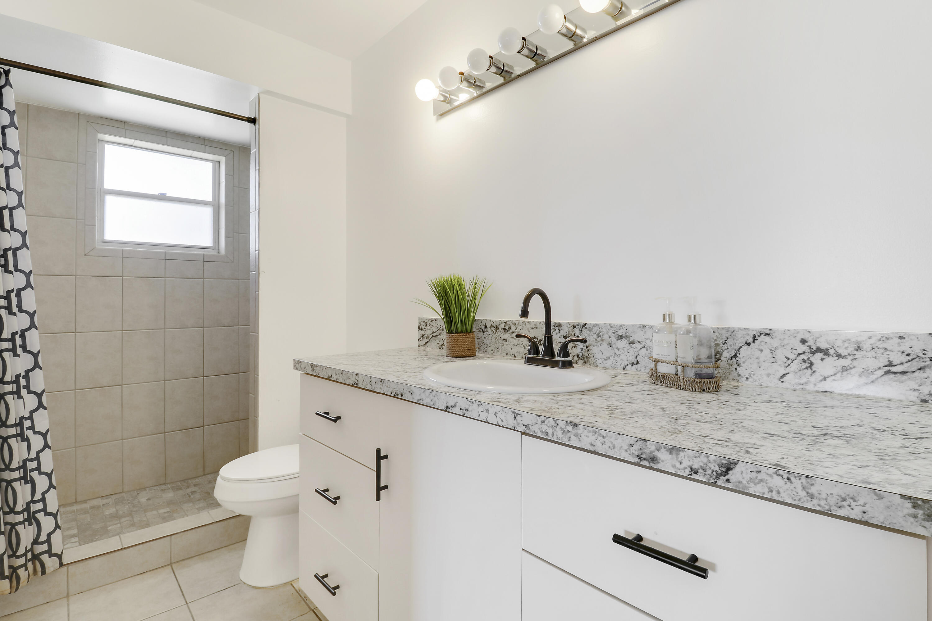7 GREENWAY #202, Royal Palm Beach FL 33411