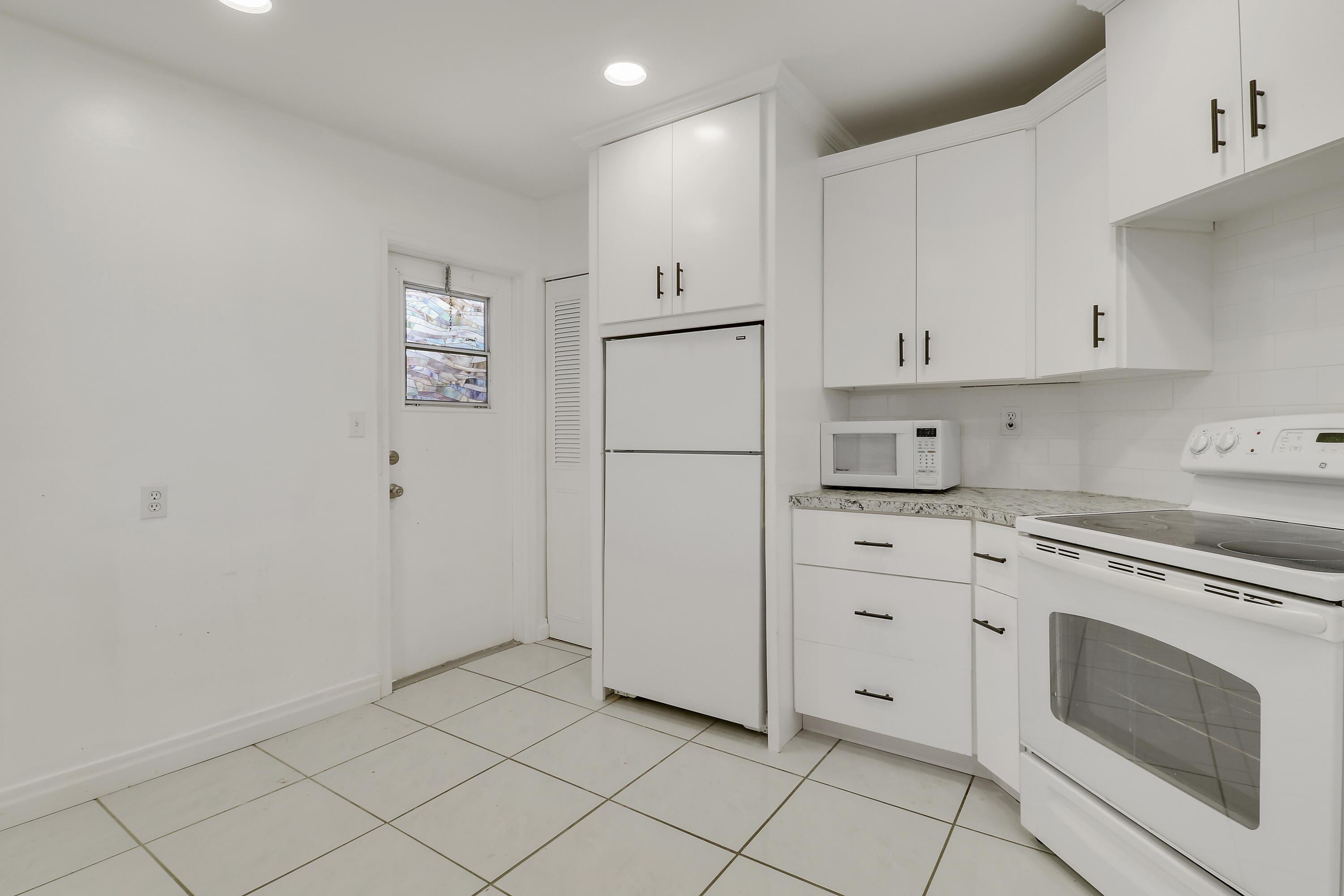 7 GREENWAY #202, Royal Palm Beach FL 33411