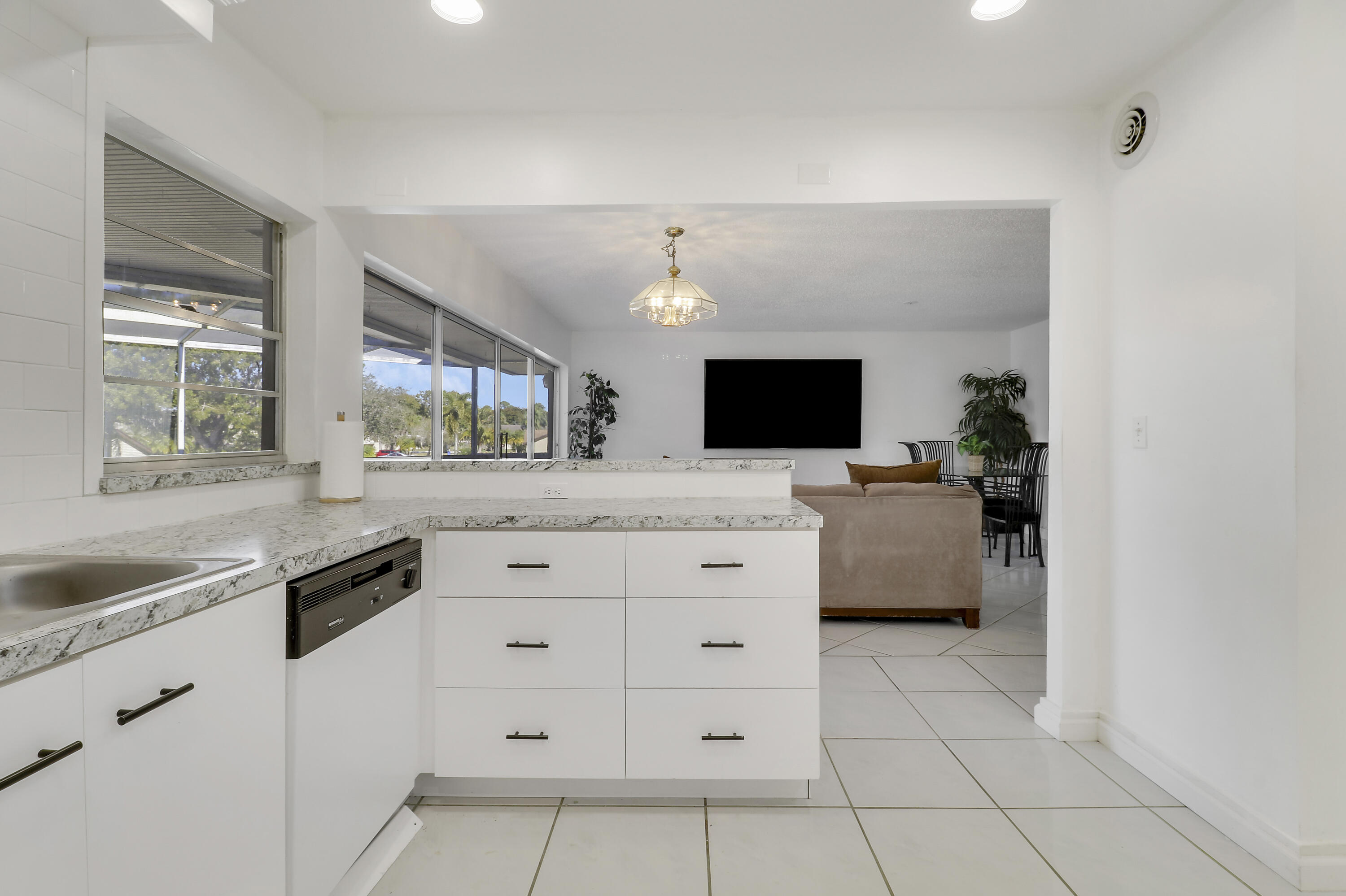 7 GREENWAY #202, Royal Palm Beach FL 33411