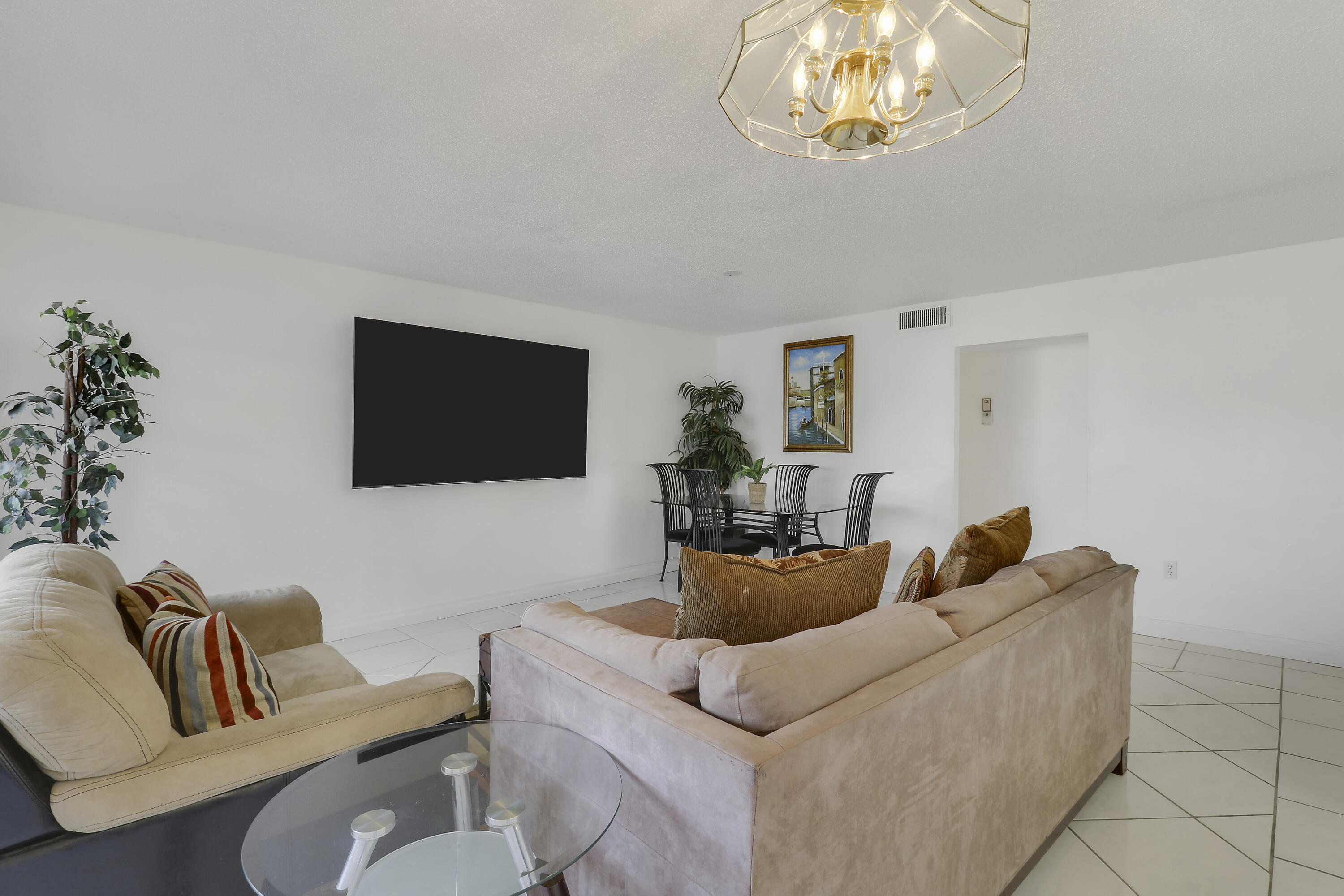 7 GREENWAY #202, Royal Palm Beach FL 33411