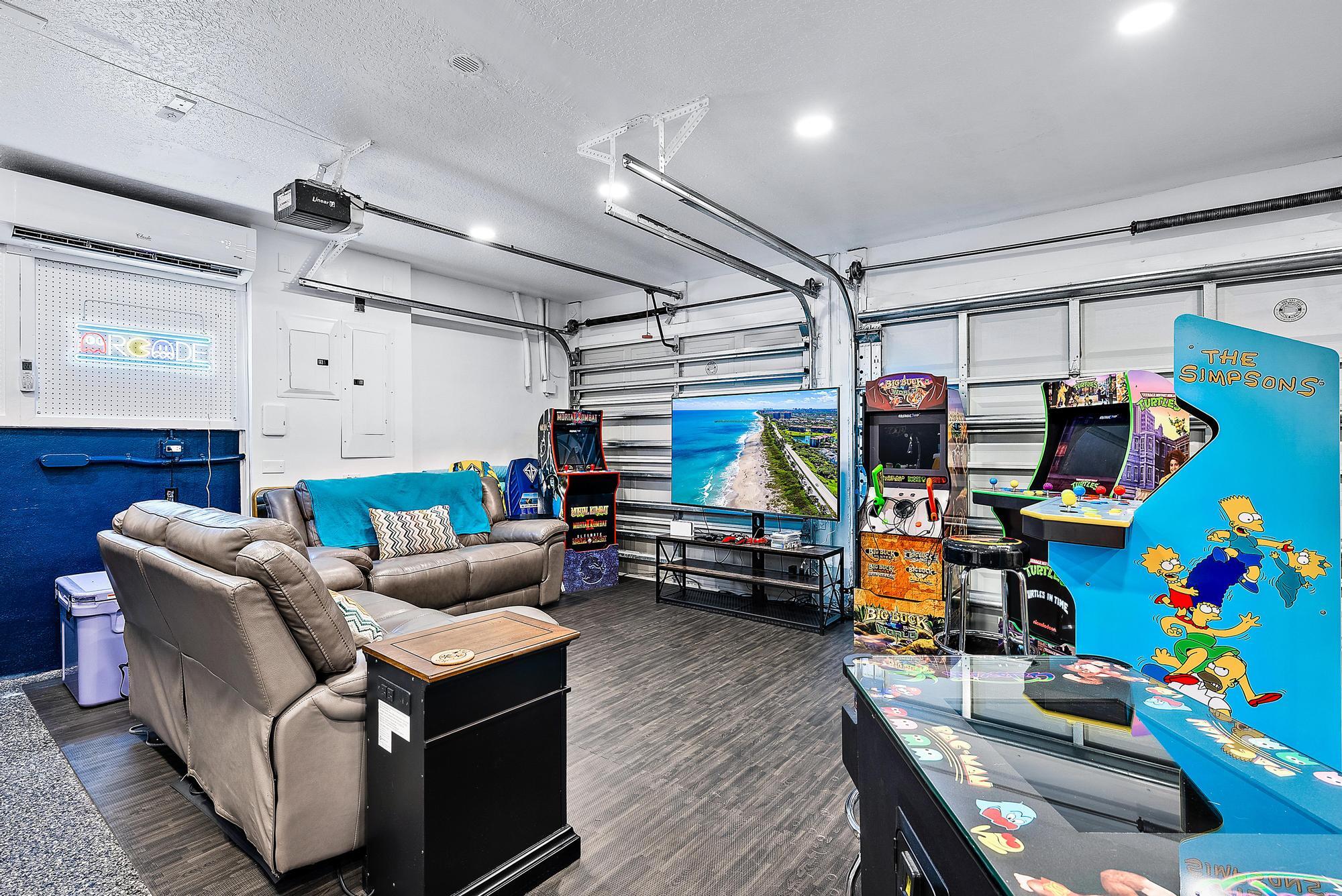 596 N Cypress, Tequesta FL 33469