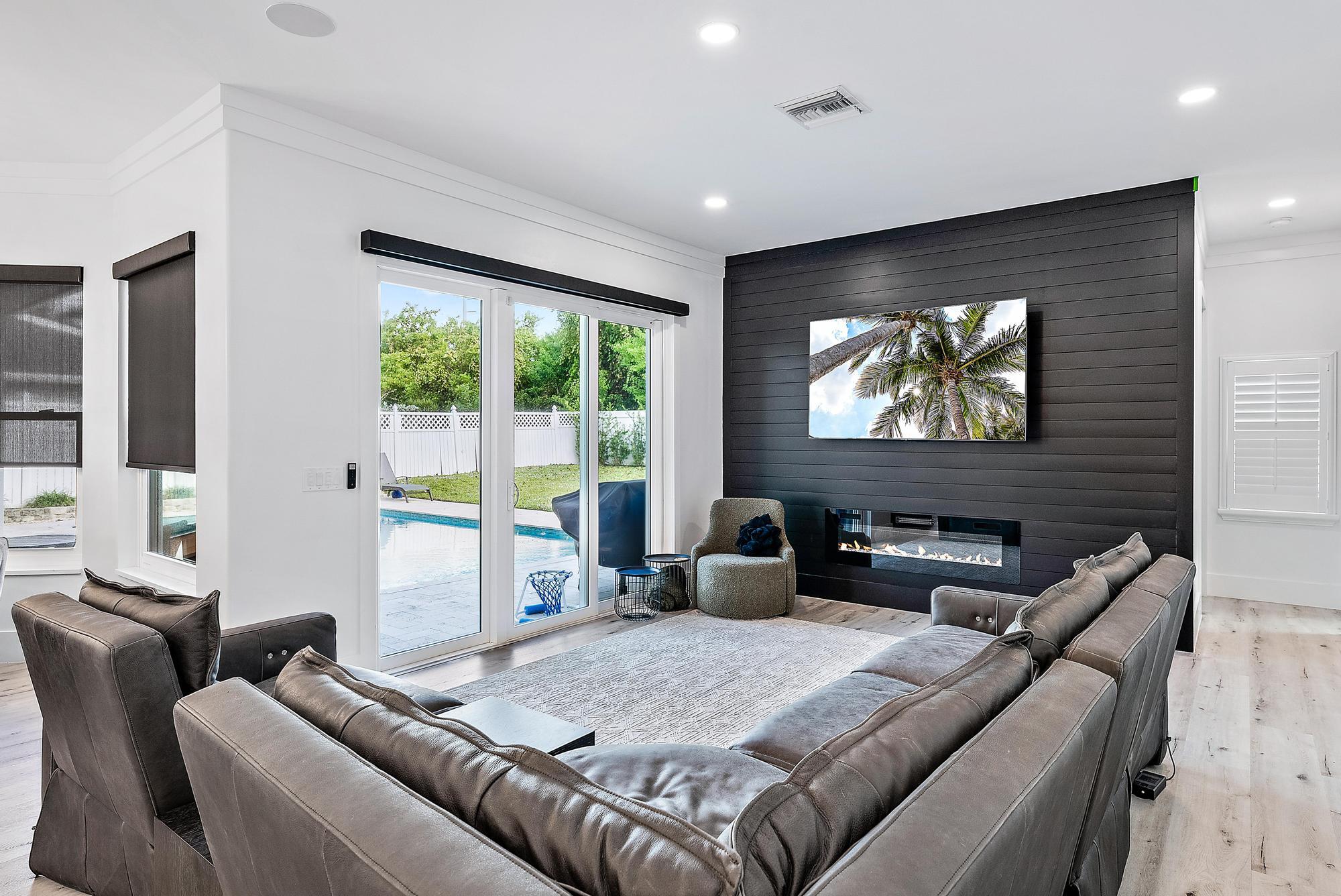 596 N Cypress, Tequesta FL 33469