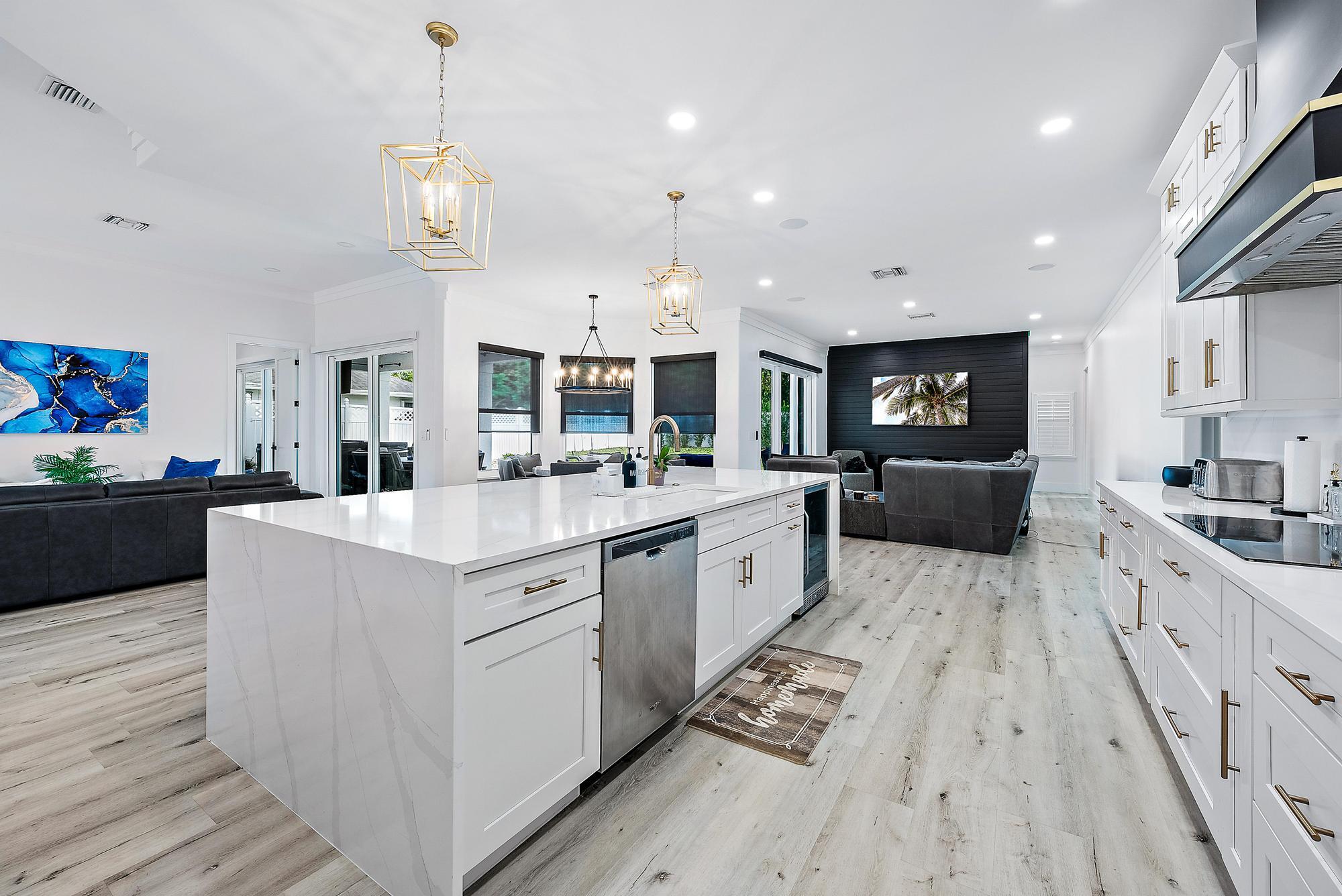 596 N Cypress, Tequesta FL 33469