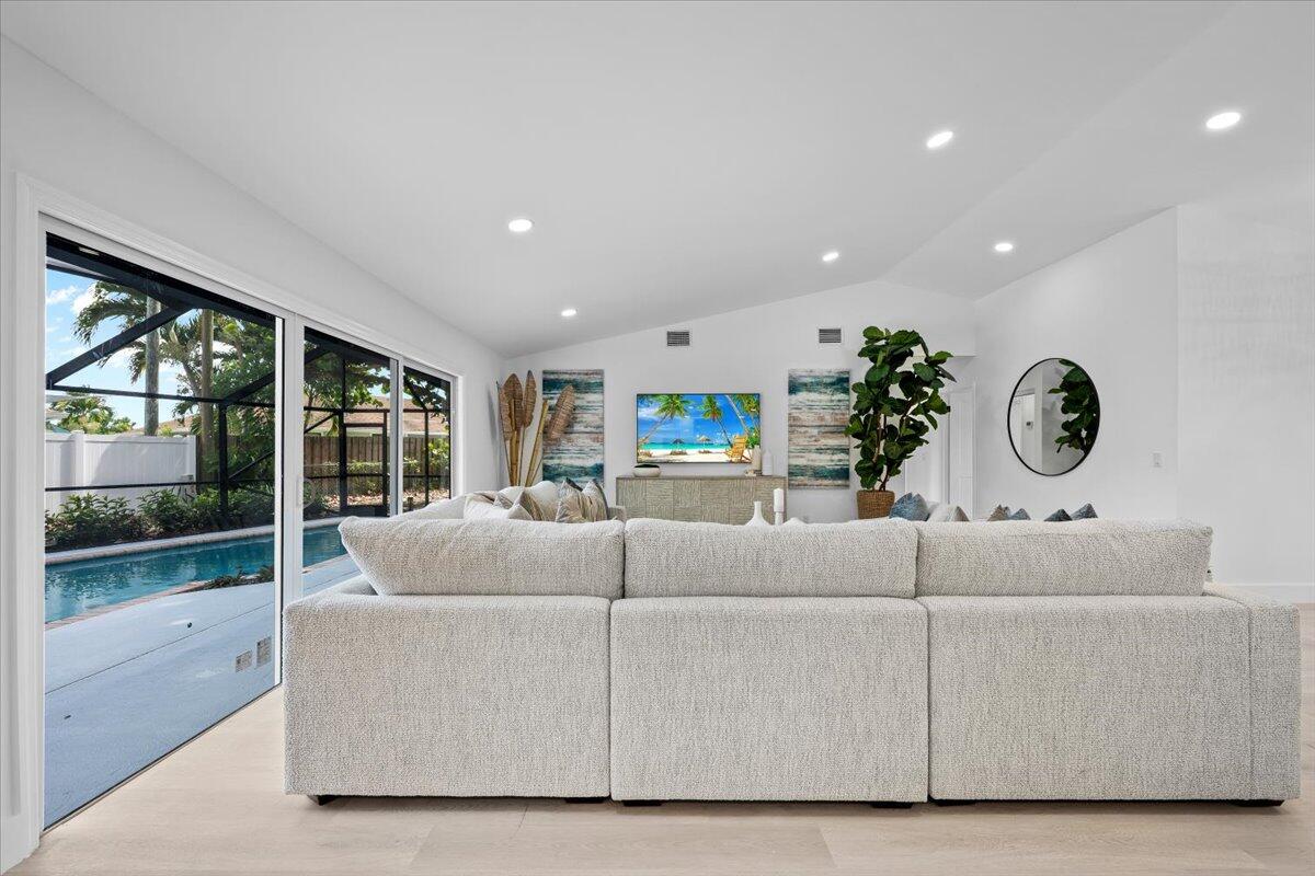 48 Wingo, Tequesta FL 33469