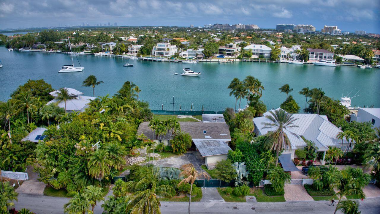 631 N Mashta, Key Biscayne FL 33149